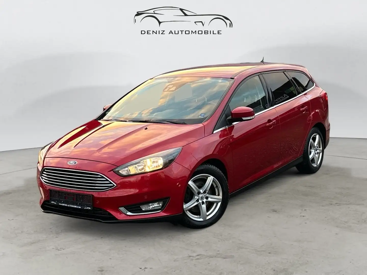 Ford Focus Turnier Titanium*1.Hand*Automatik* Rot - 1