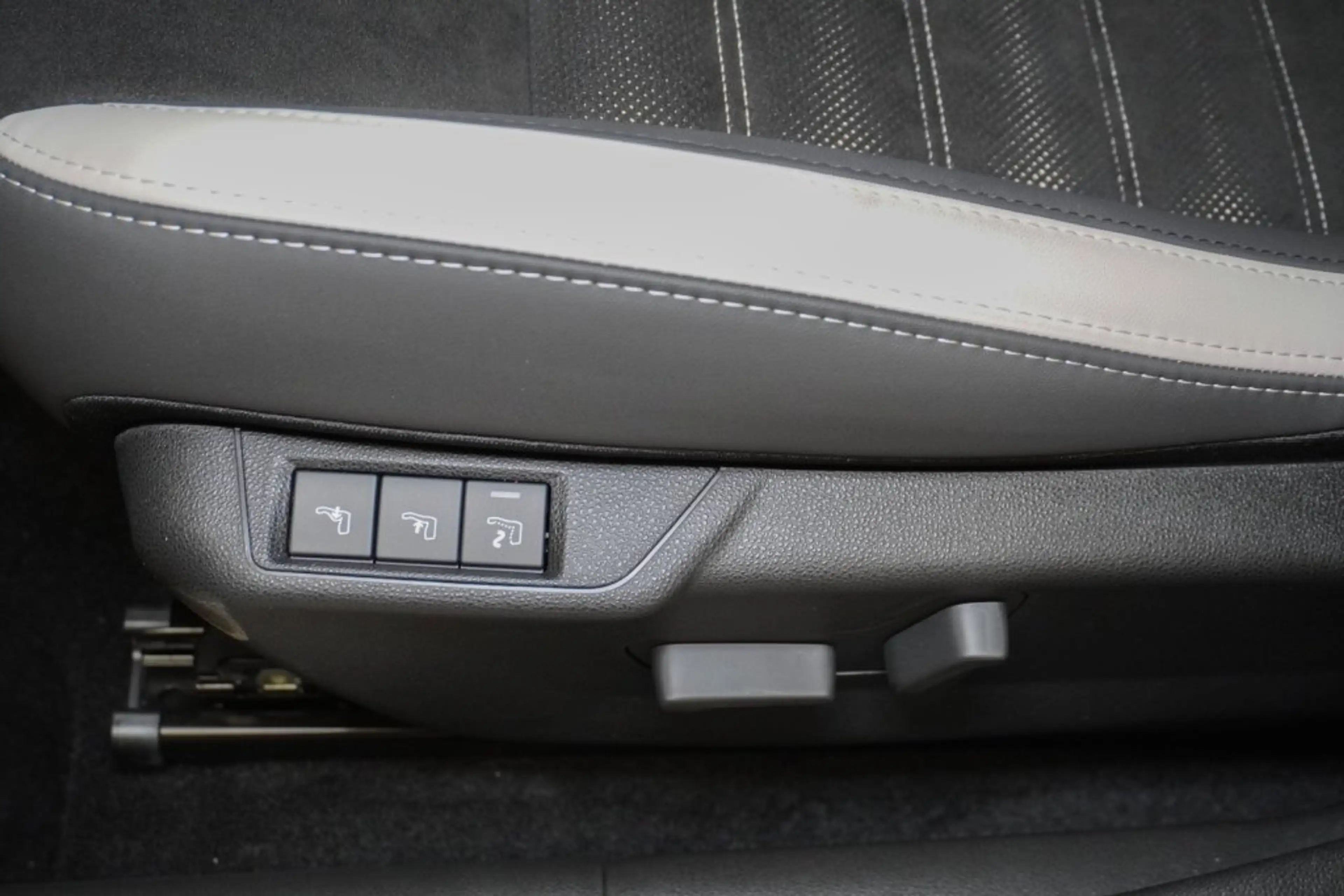 Alfa Romeo Junior IBR Q4 SPORT SPEC 145HP — photo 13