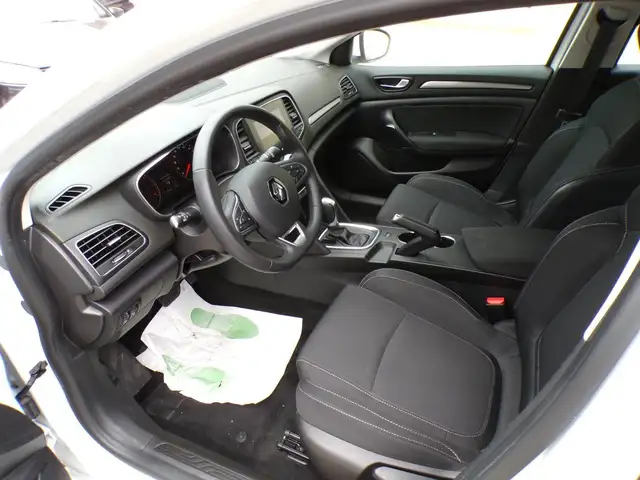 Renault Megane view 9