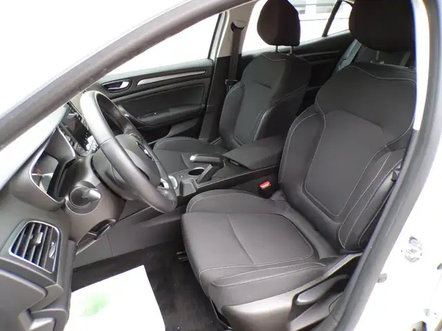 Renault Megane view 8