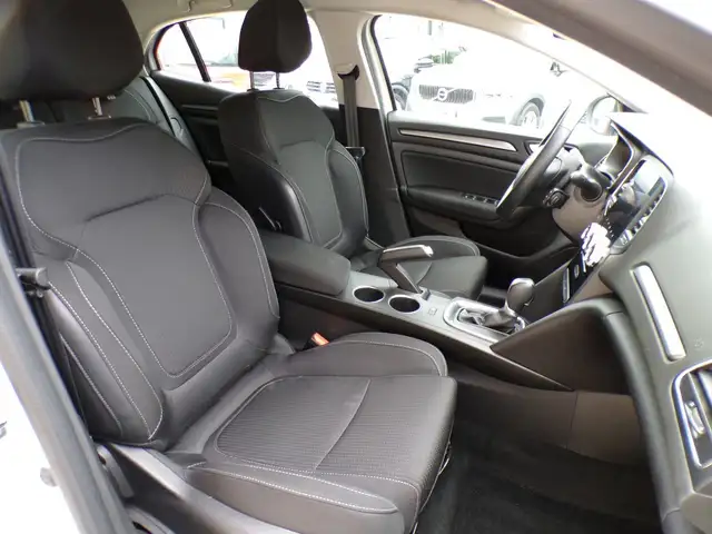 Renault Megane view 11