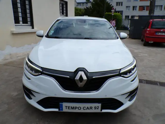 Renault Megane view 2