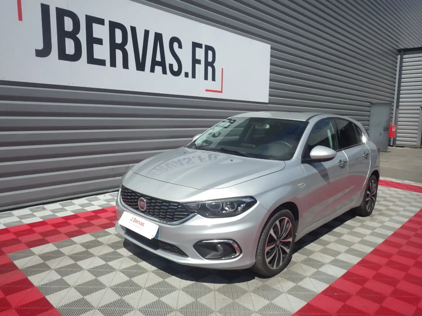 Fiat Tipo 1.6 MultiJet 120 ch Start/Stop Business Gris - 1