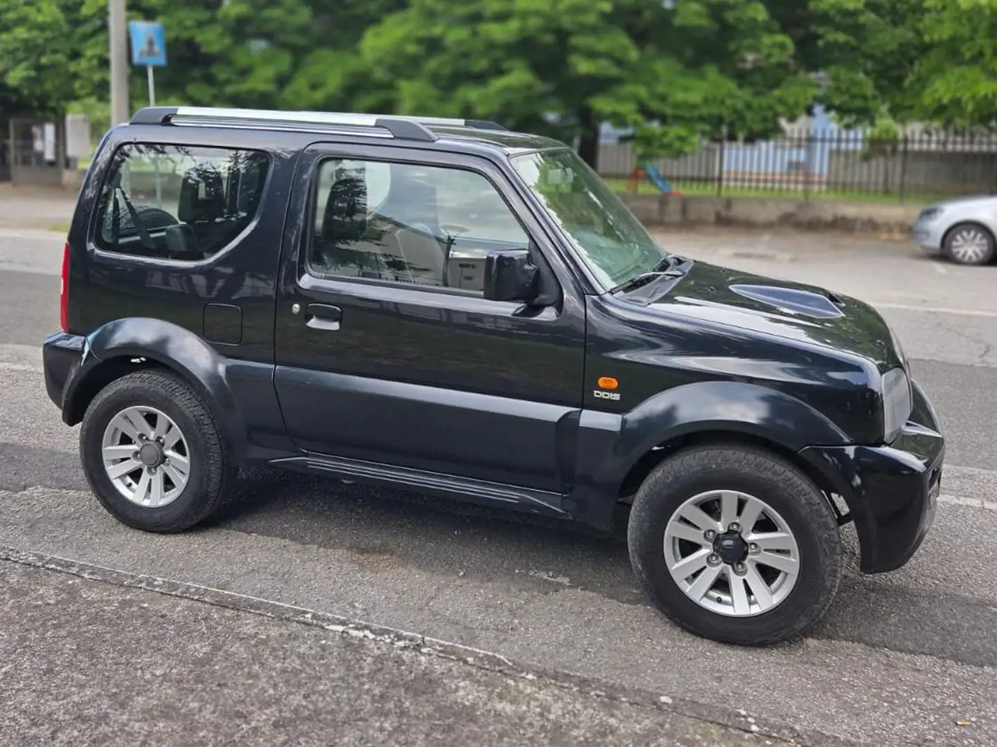 Suzuki Jimny Jimny 1.5 ddis JLX+ 4wd Nero - 2