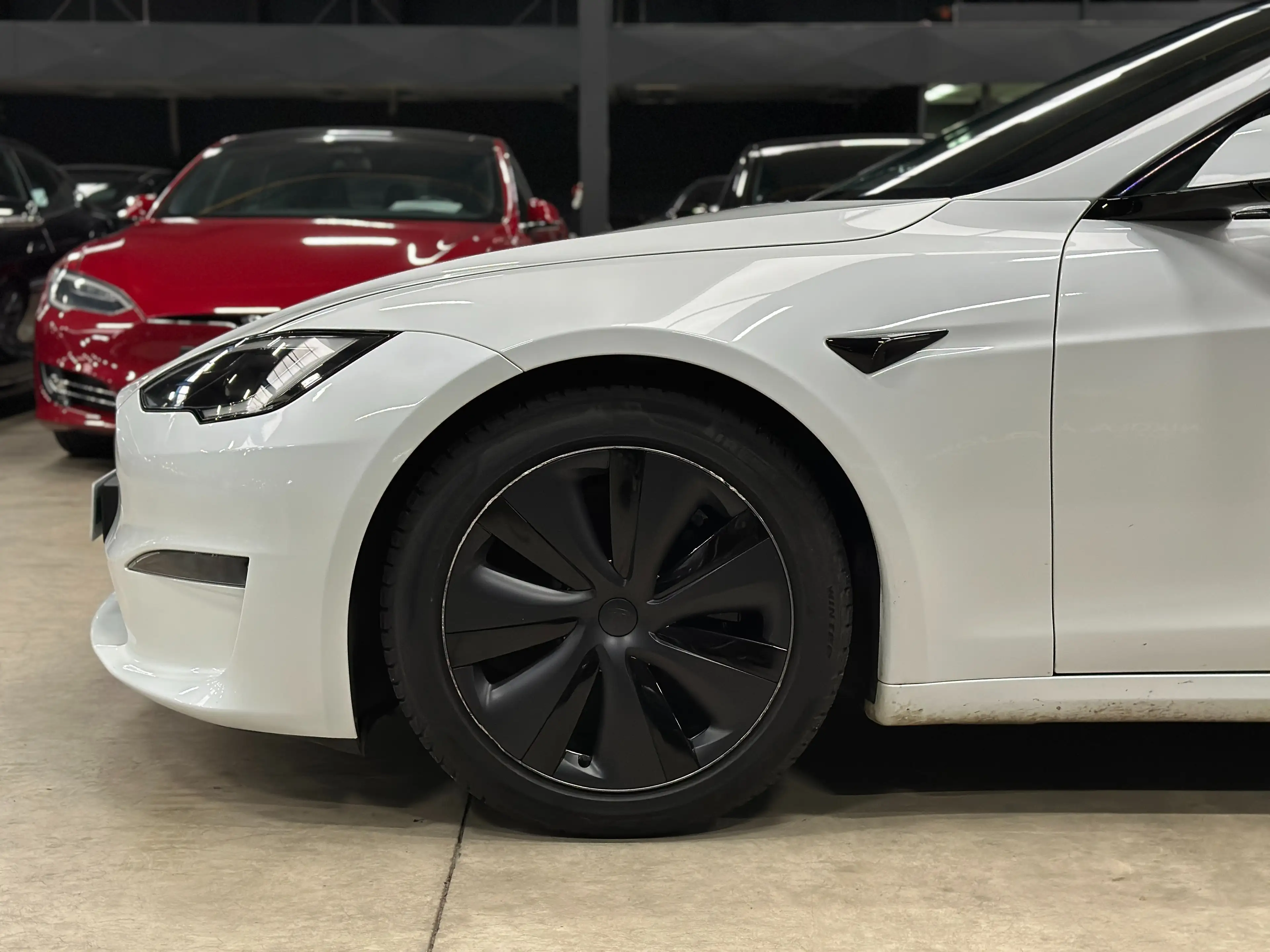Tesla Model S DUAL MOTOR - ENHANCED AP - 2023 — photo 4
