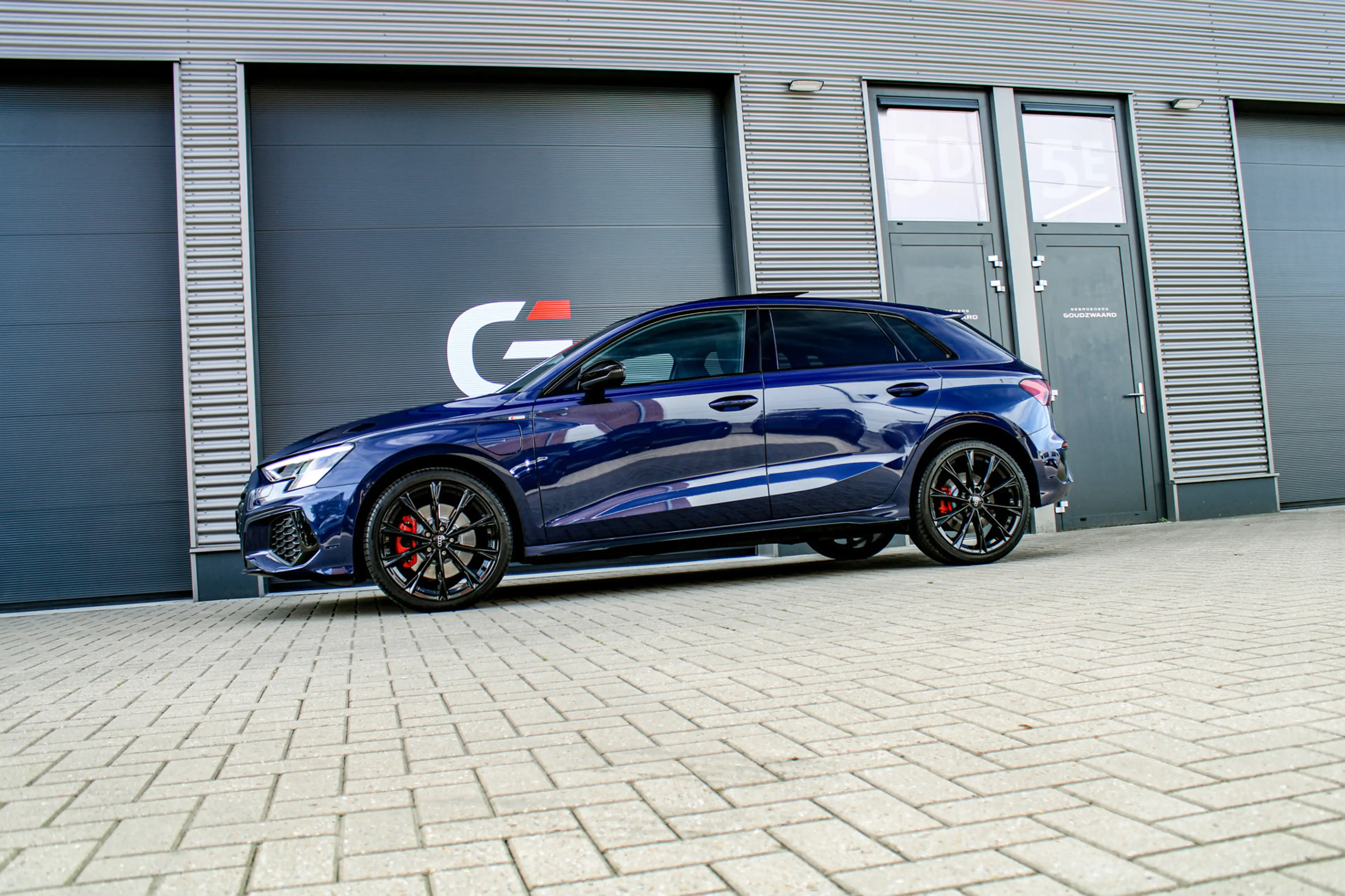 Audi A3 Sportback 45 TFSI e S edition Competition | Pano | — photo 2