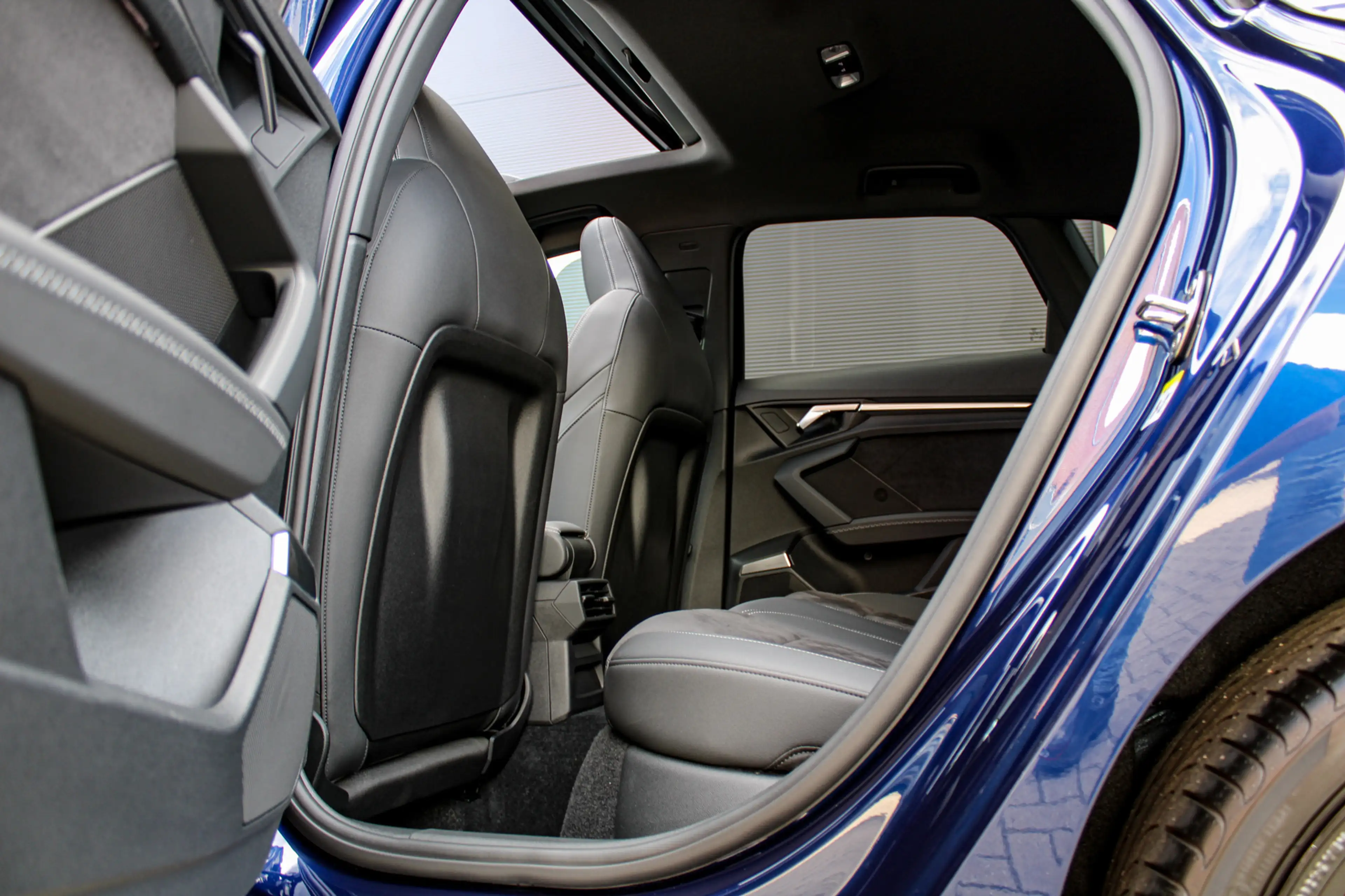 Audi A3 Sportback 45 TFSI e S edition Competition | Pano | — photo 17