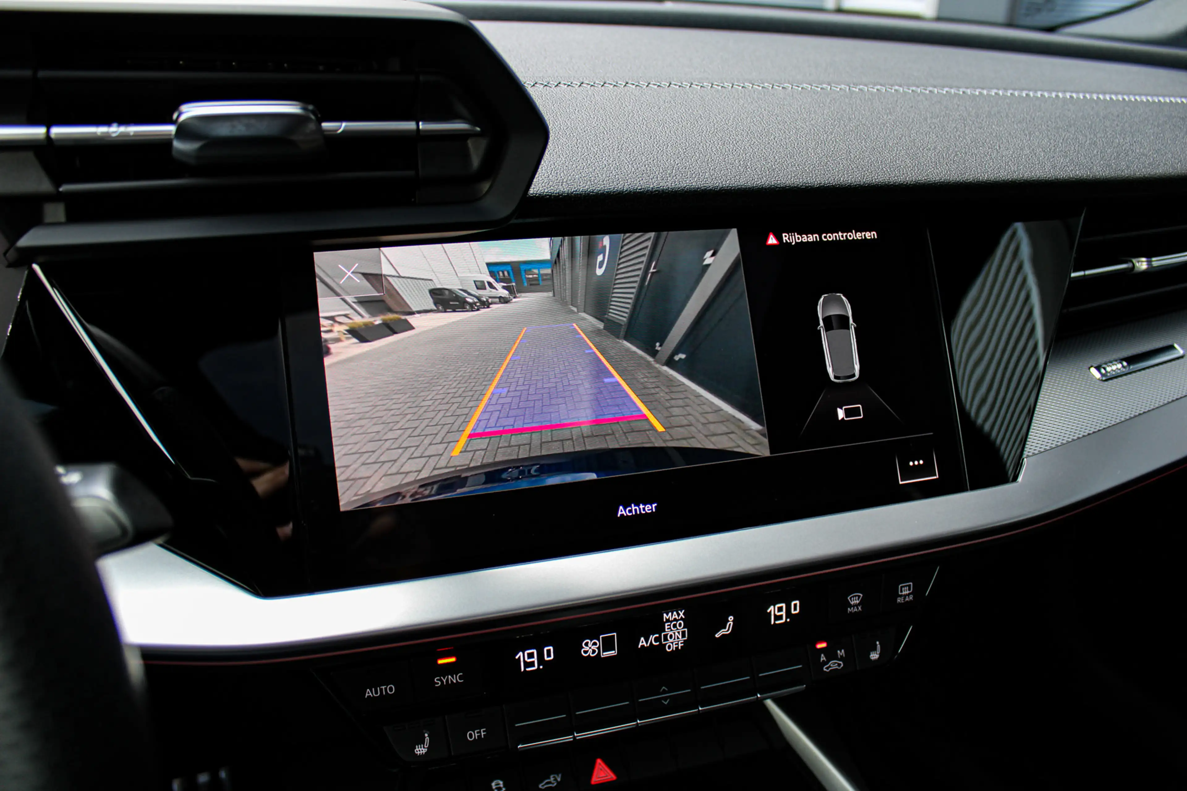 Audi A3 Sportback 45 TFSI e S edition Competition | Pano | — photo 14