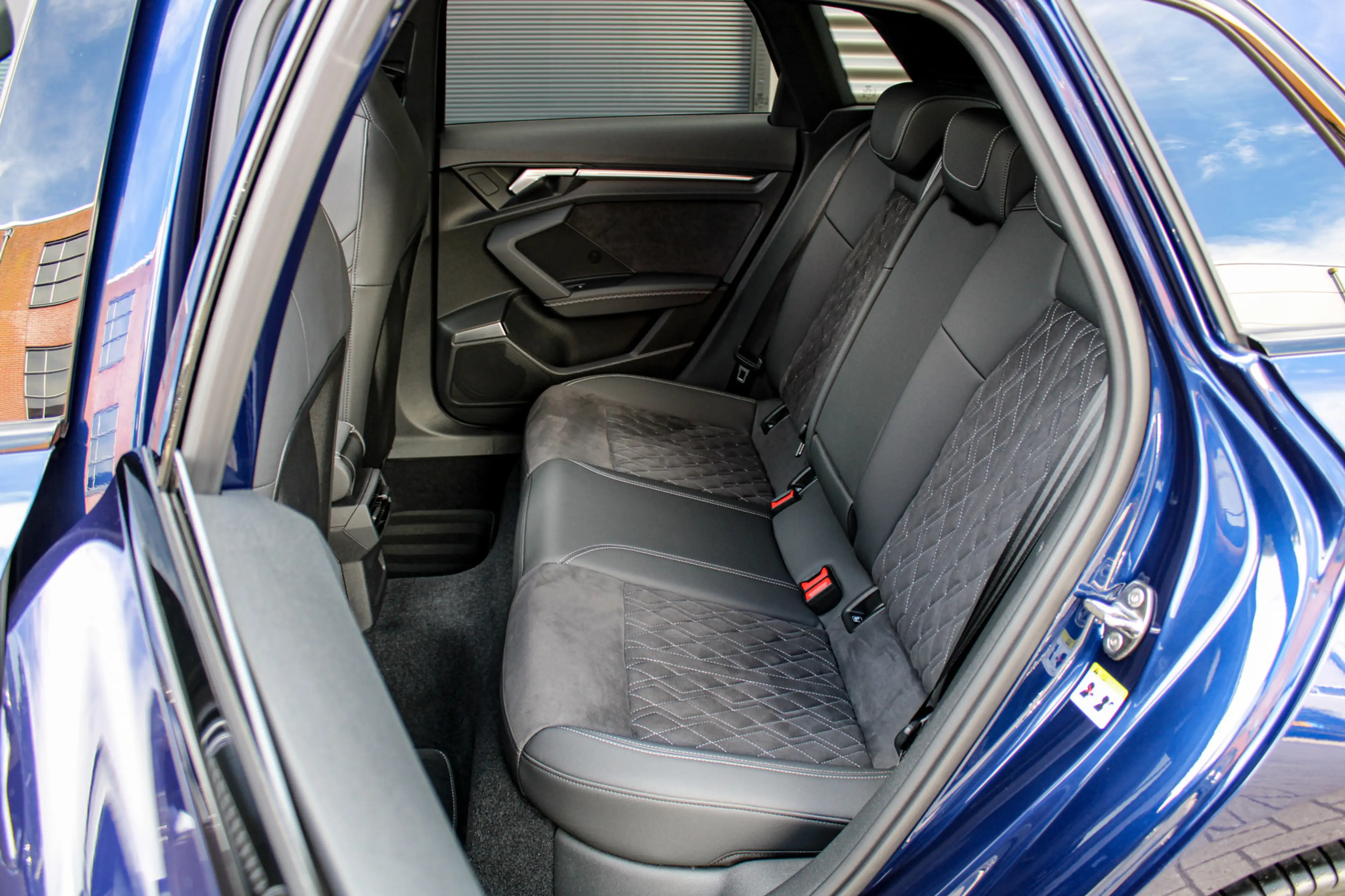 Audi A3 Sportback 45 TFSI e S edition Competition | Pano | — photo 19