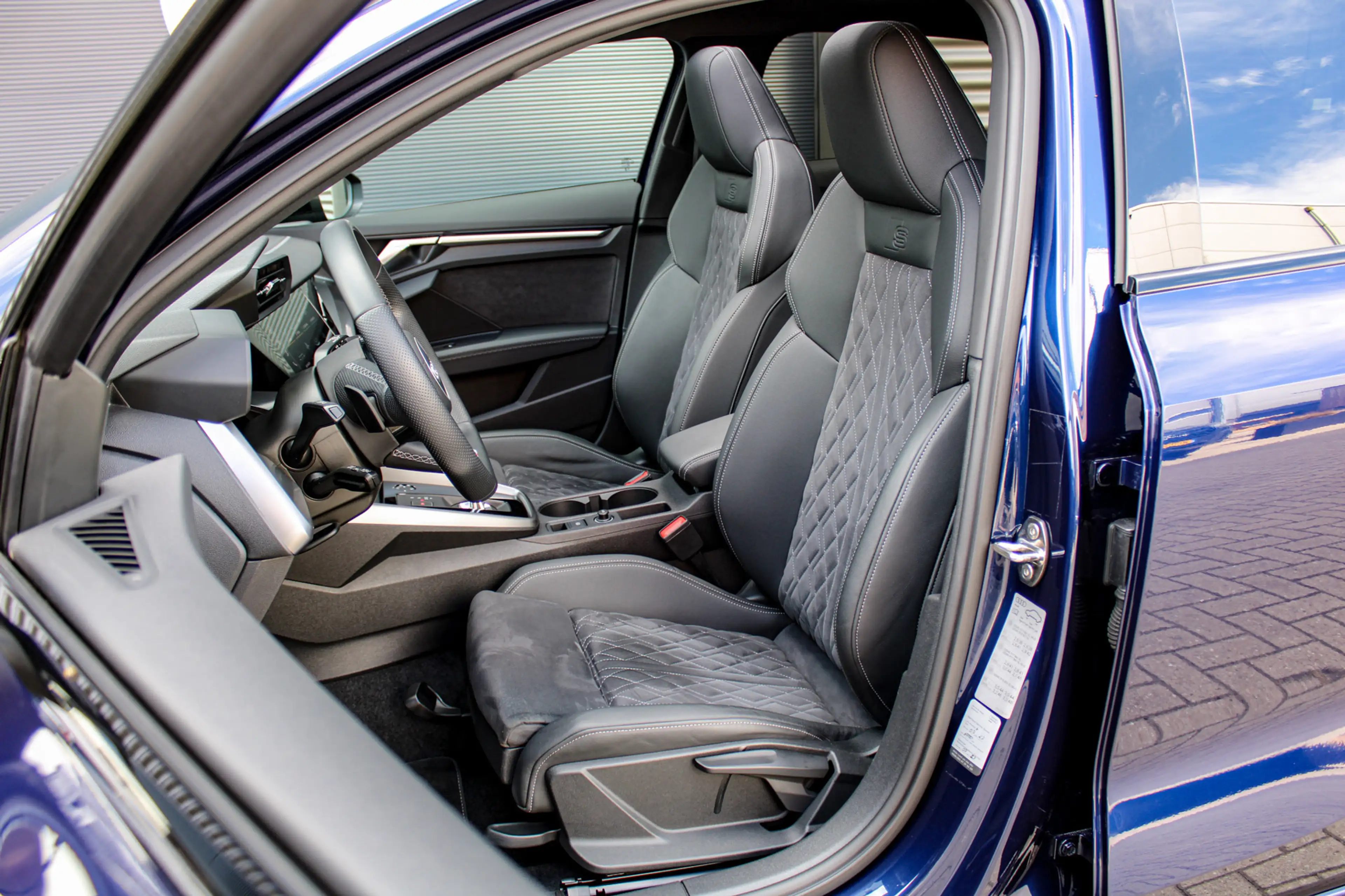 Audi A3 Sportback 45 TFSI e S edition Competition | Pano | — photo 9