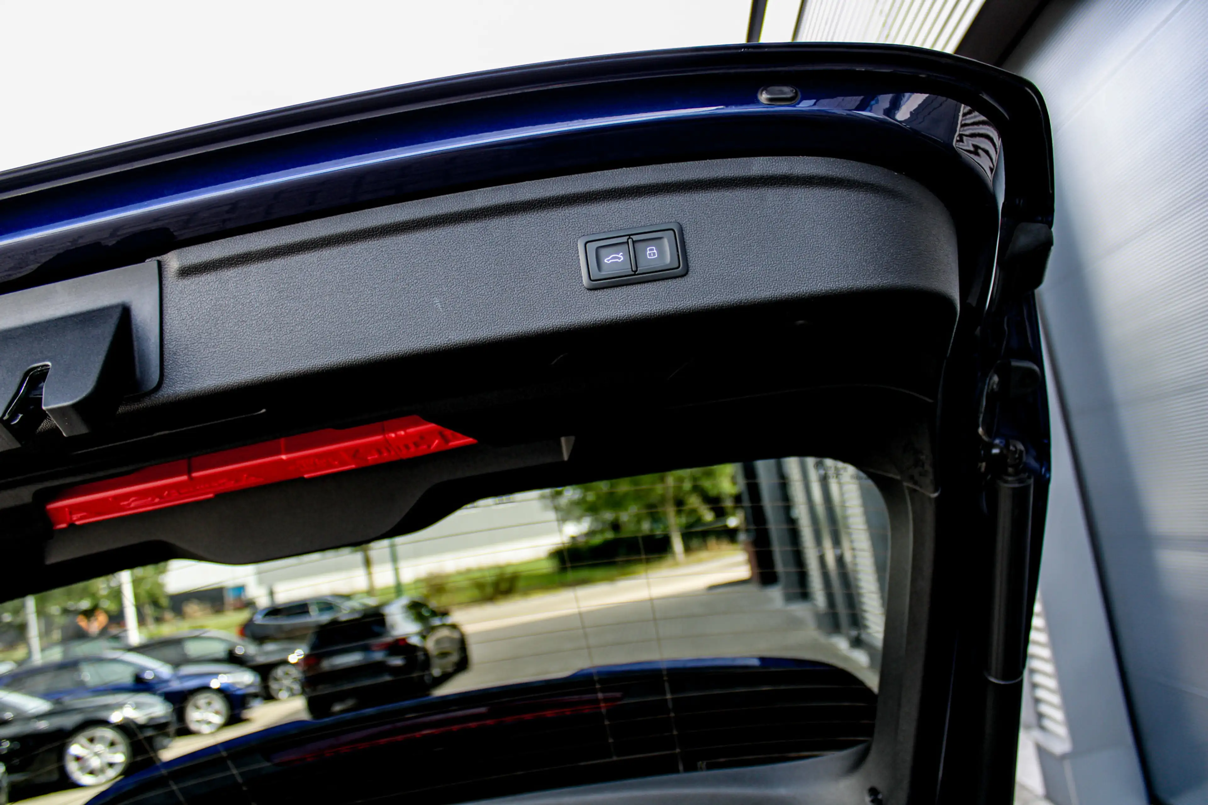 Audi A3 Sportback 45 TFSI e S edition Competition | Pano | — photo 4