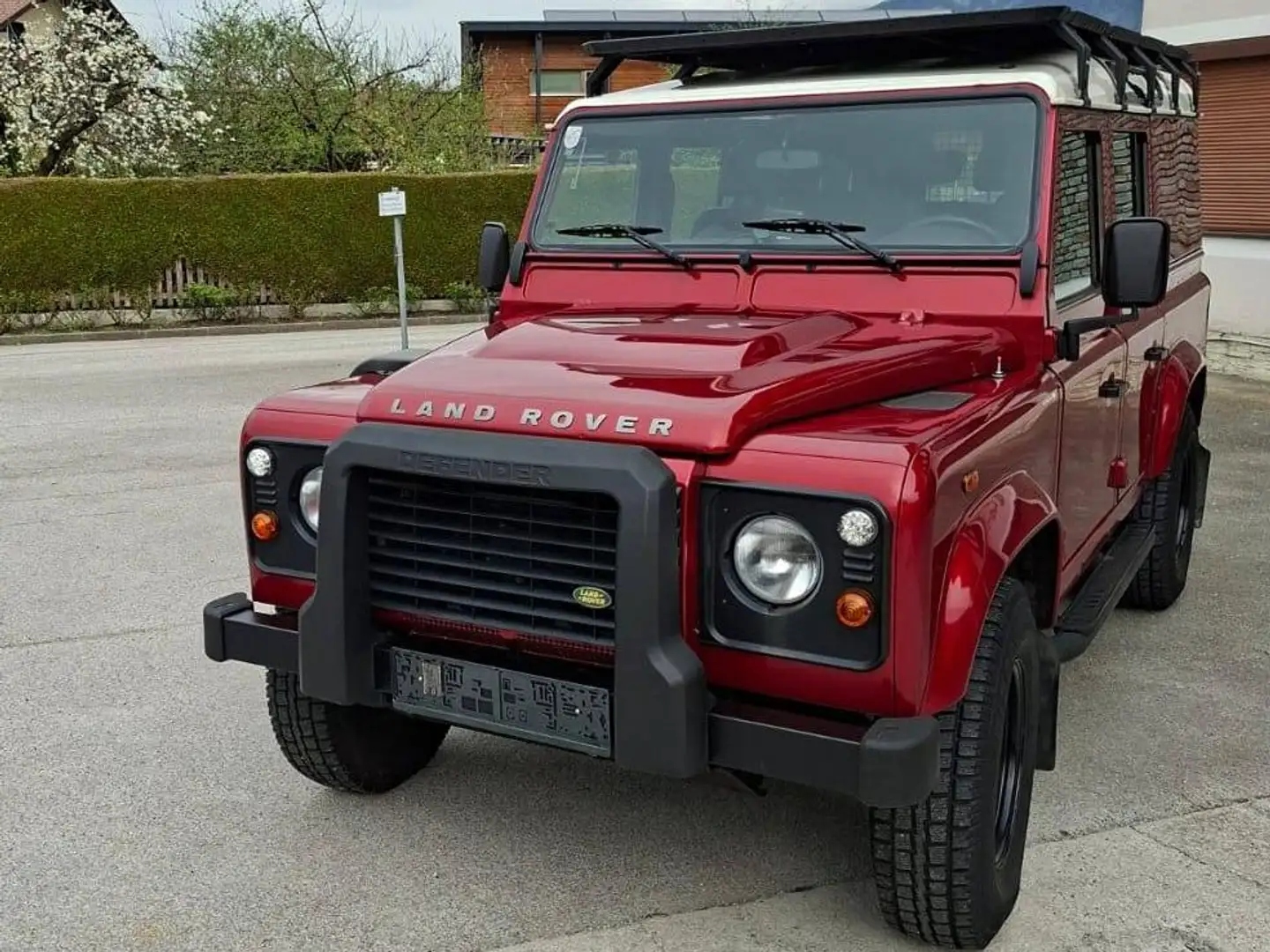 Land Rover Defender 110 SW Station Wagon SE Rot - 2