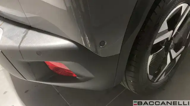 Peugeot 2008 view 7