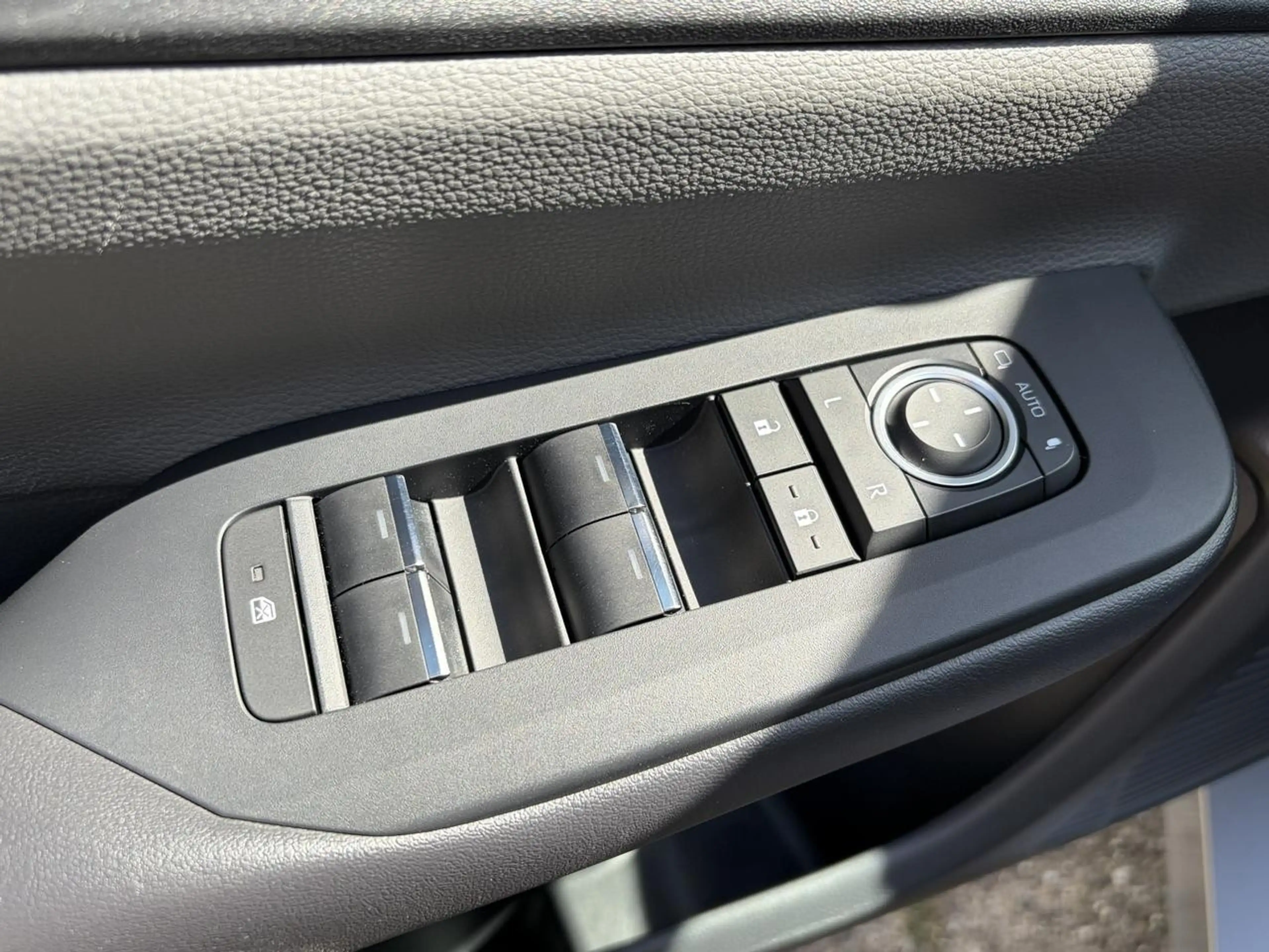 Toyota Prius 2.0 Plug-in Elegant A/T + FABRIEKSGARANTIE — photo 14