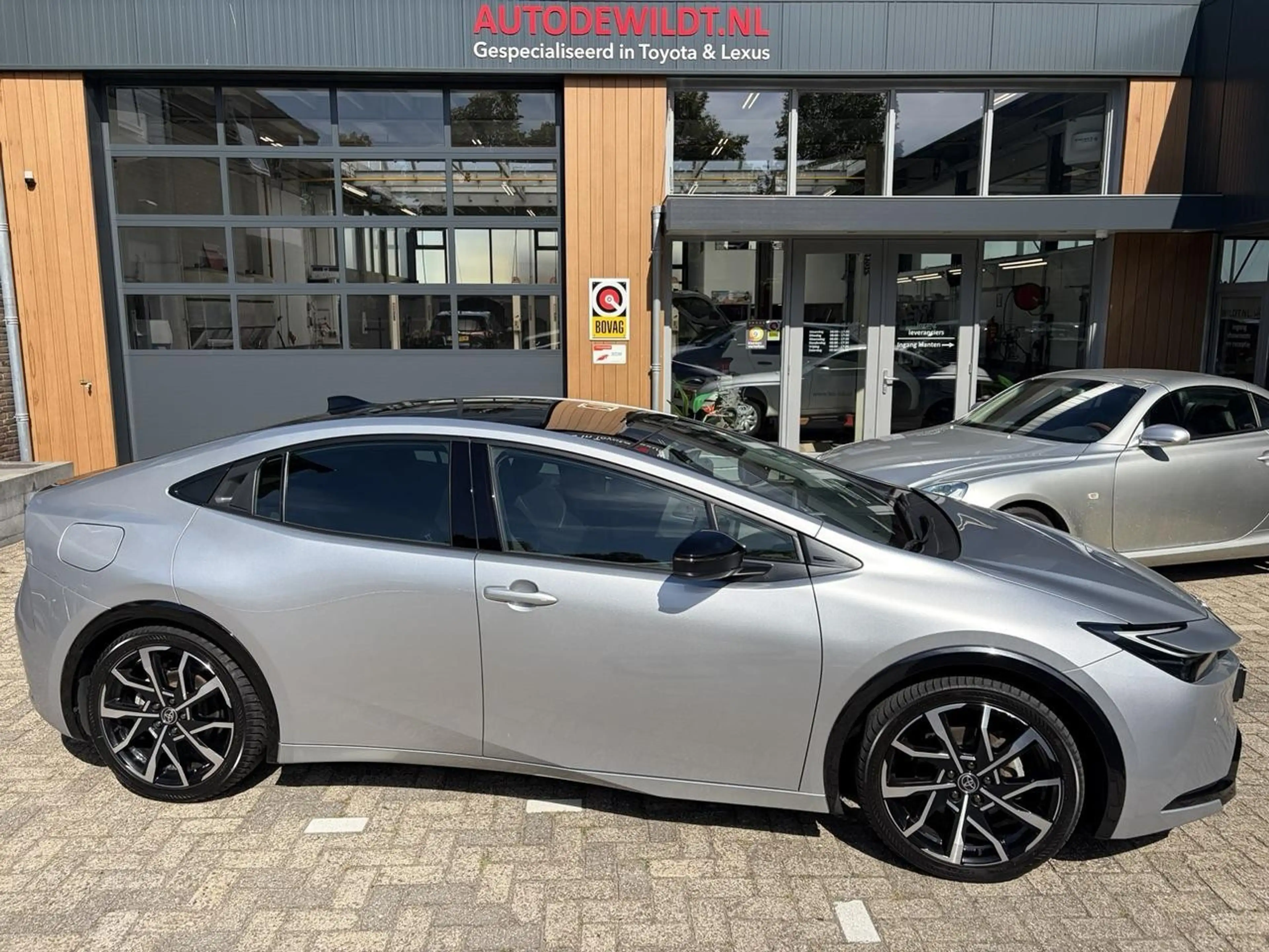 Toyota Prius 2.0 Plug-in Elegant A/T + FABRIEKSGARANTIE