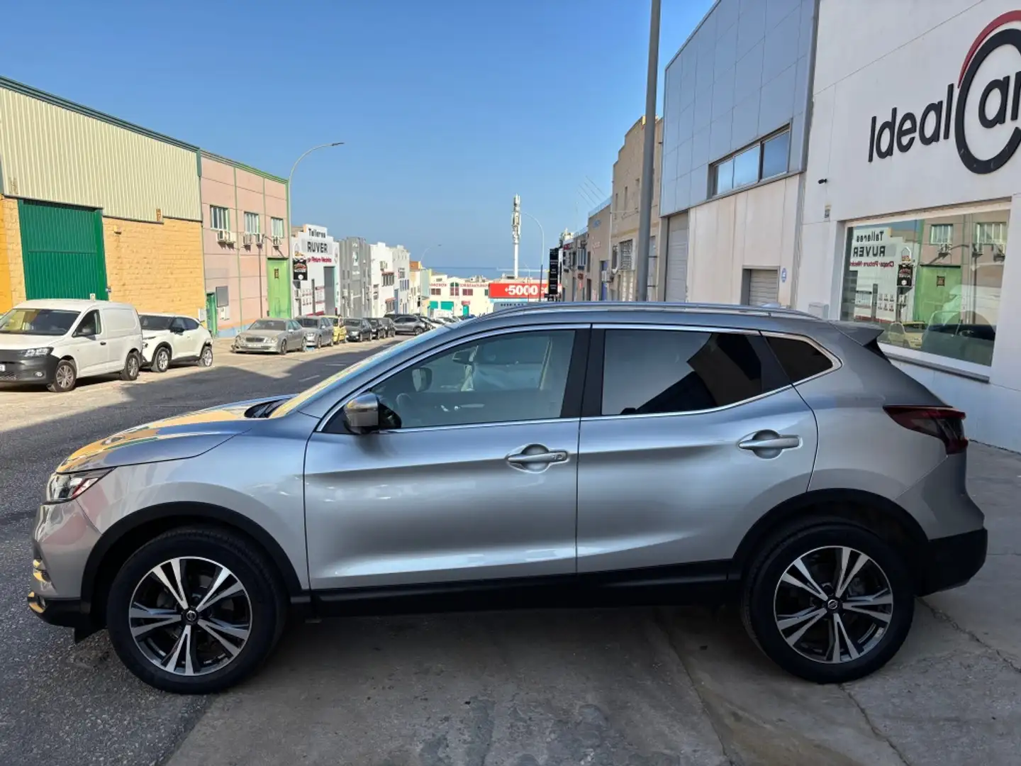 Nissan Qashqai 1.3 DIG-T N-Connecta 4x2 103kW Gris - 2