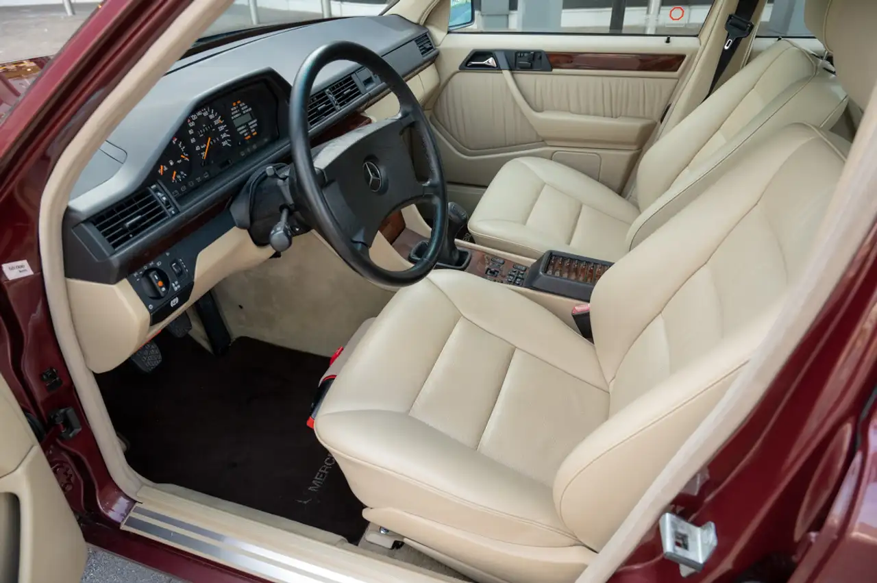 Mercedes-Benz E 300 300E-24 W124, foto 7