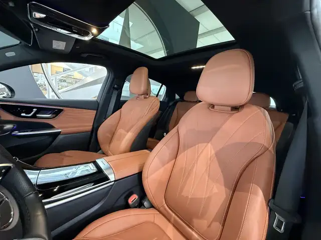 Mercedes-Benz Sonstige GLC Coupe 300 e 4Matic AMG LINE Panorama, Techn... Ansicht 9