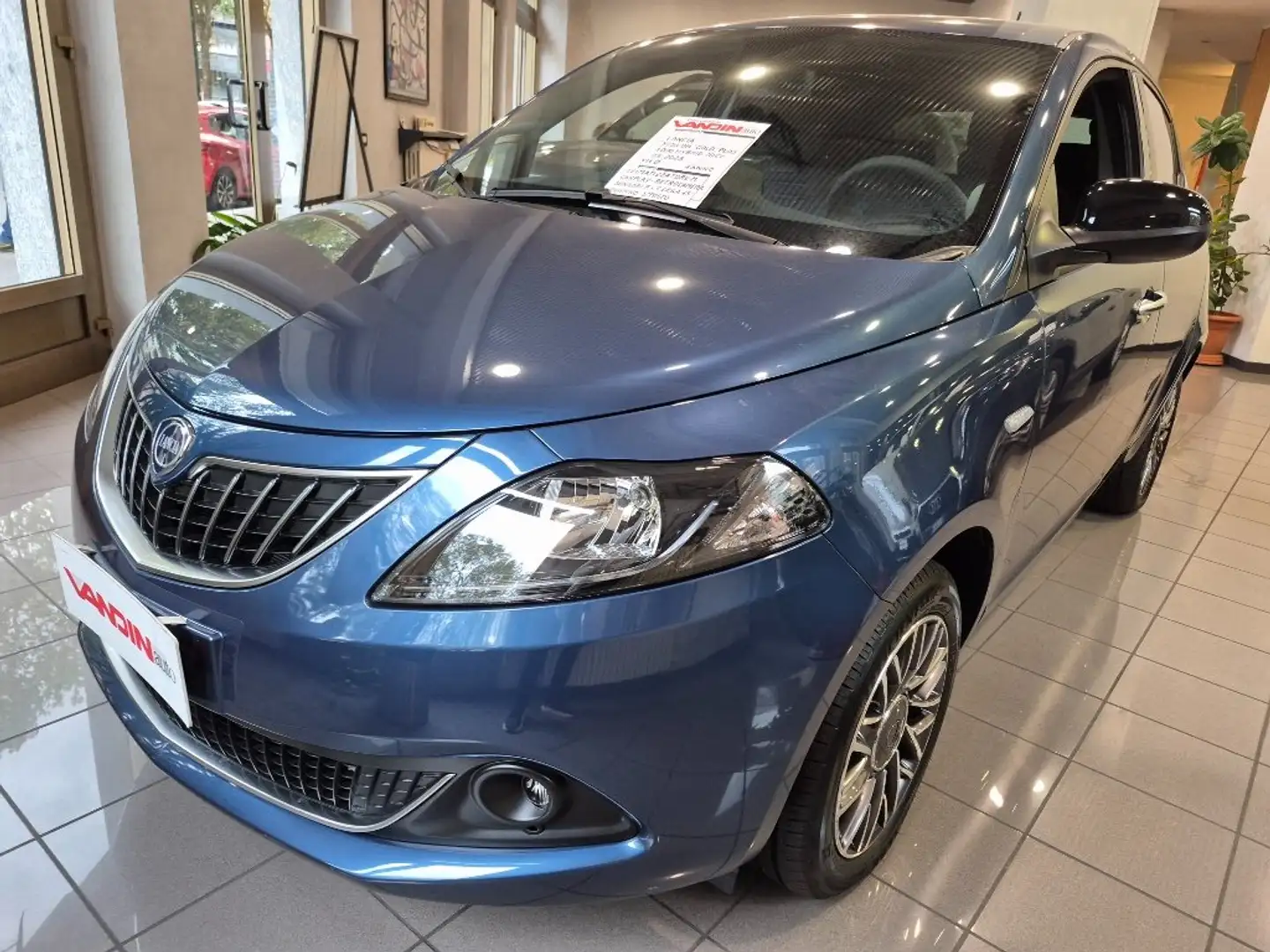 Lancia Ypsilon 1.0 HYBRID 70CV SILVER/GOLD/PLATINO, PROMO A KM 0! - 2