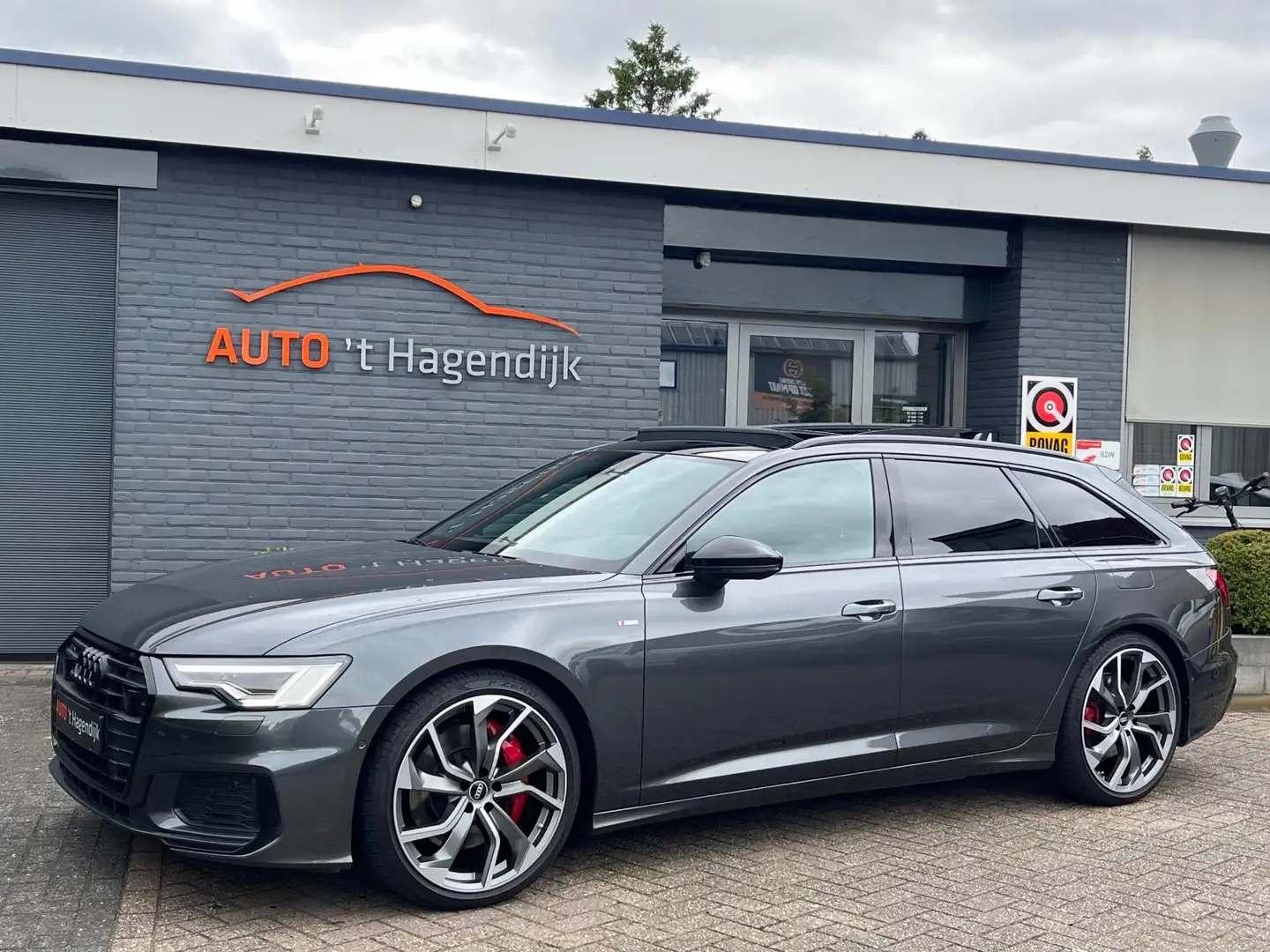 Audi A6 Avant 55 TFSI e quattro S-line B&O pano trekh 21” Grijs - 2