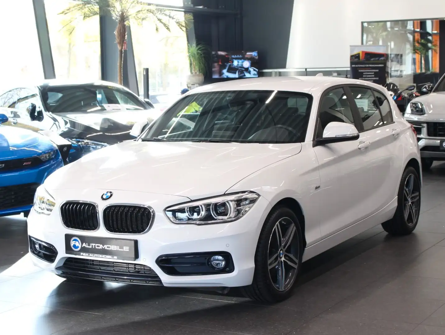 BMW 118 i Sport Line 1.Hand*LED*Navi*TOP Bianco - 1