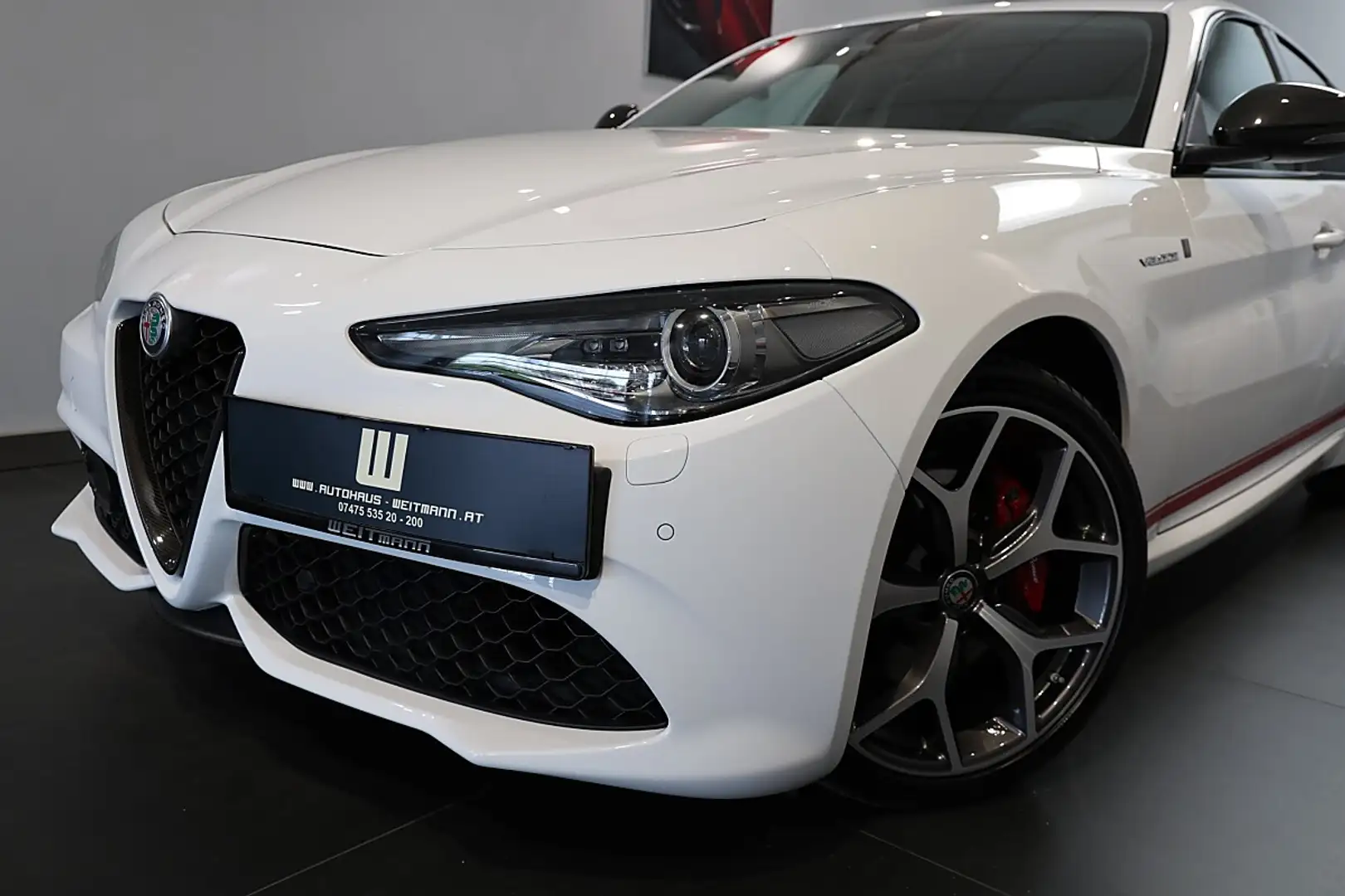 Alfa Romeo Giulia Veloce 2,0 280 AT AWD Weiß - 2