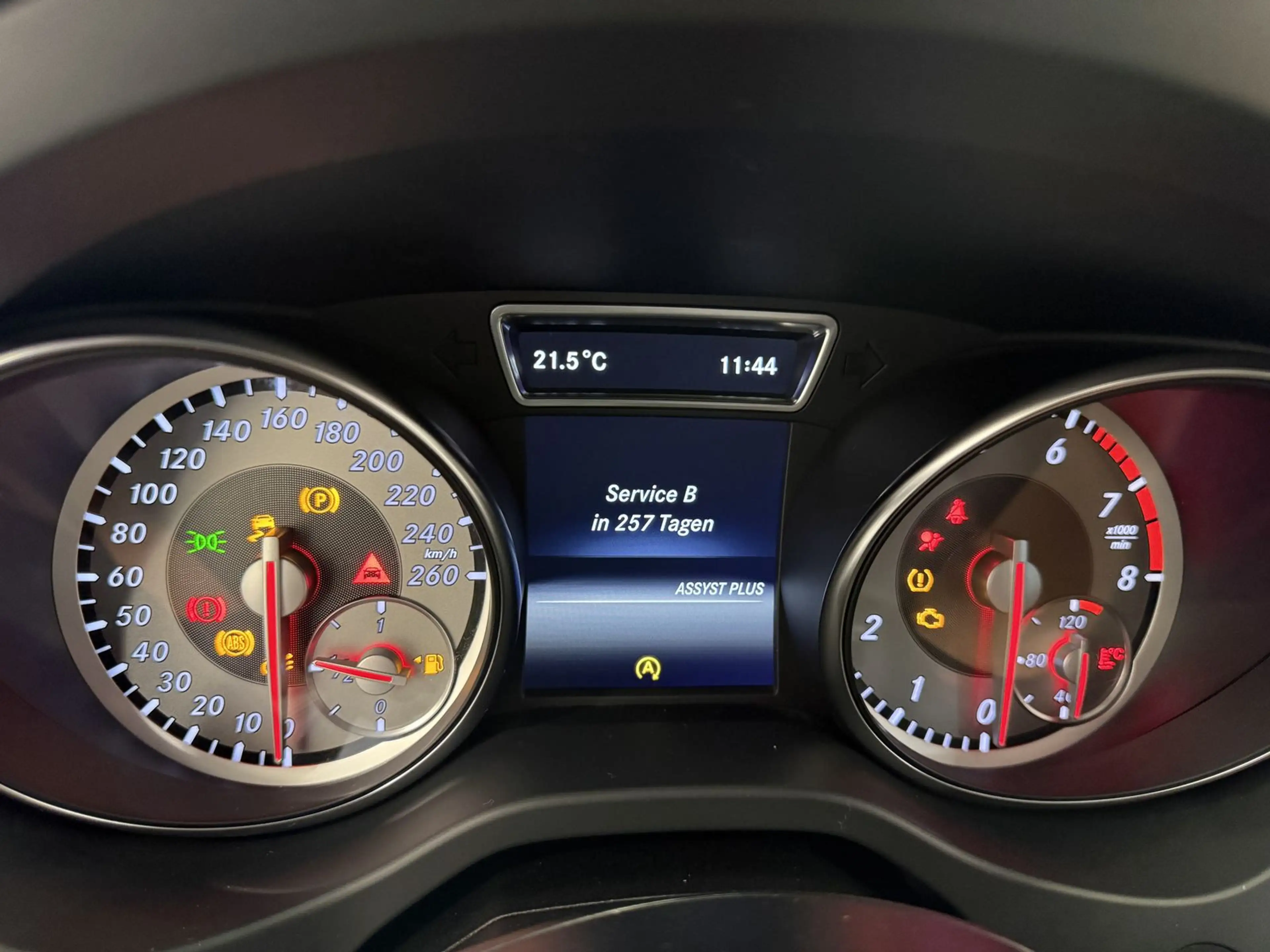 Mercedes-Benz CLA 200 *1.Hand - Navi - Kamera* — photo 15