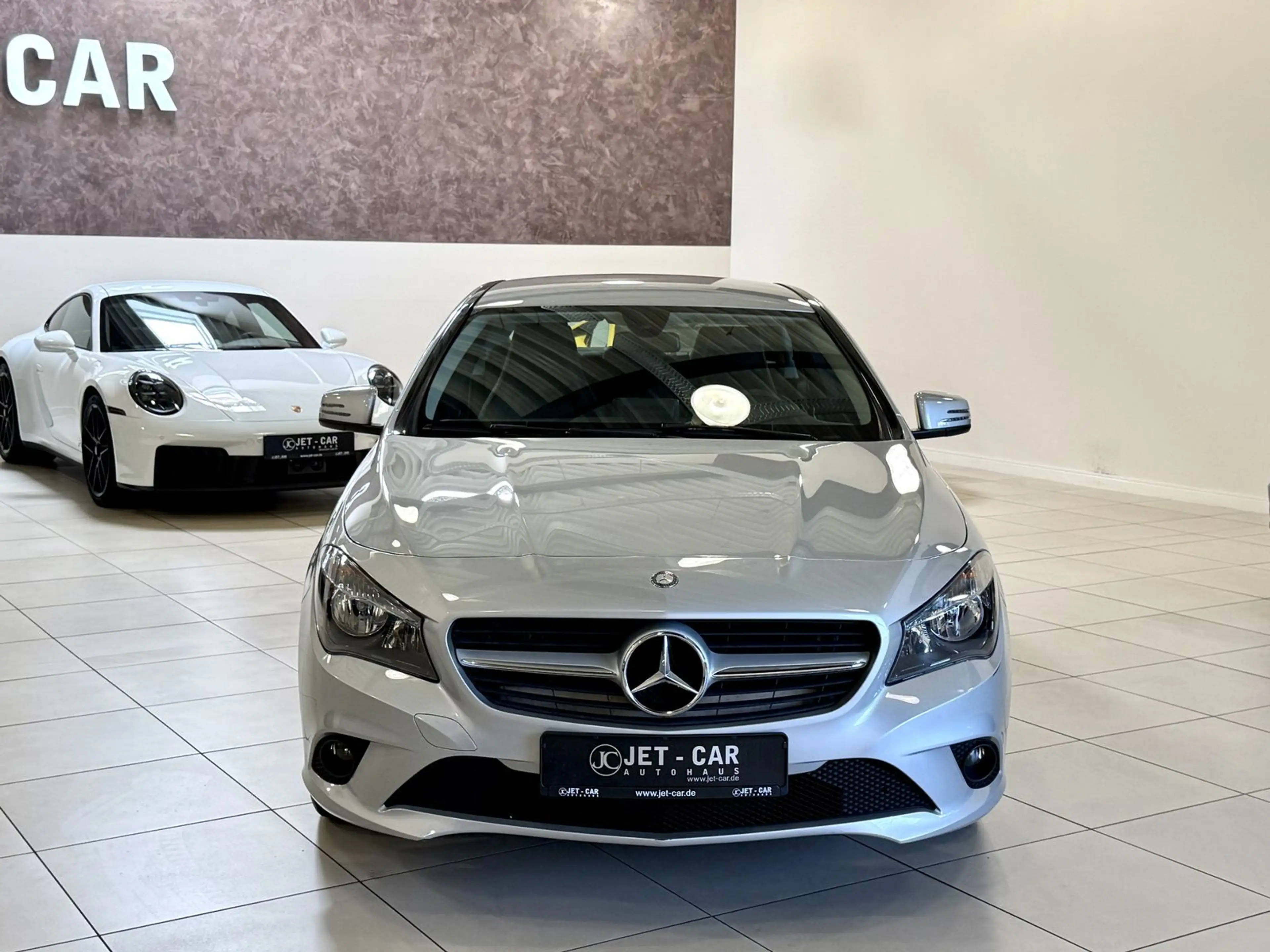 Mercedes-Benz CLA 200 *1.Hand - Navi - Kamera* — photo 4