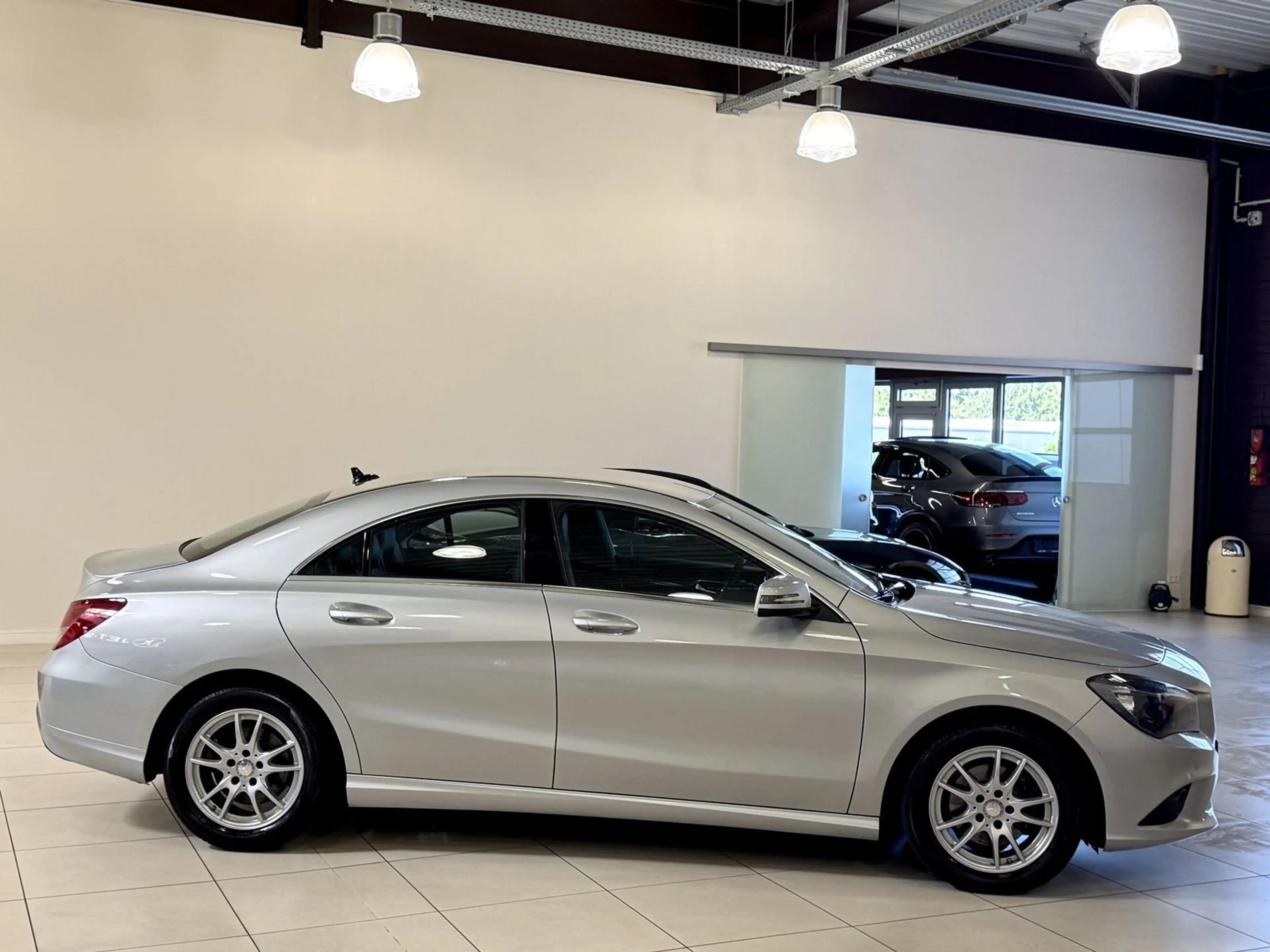 Mercedes-Benz CLA 200 *1.Hand - Navi - Kamera* — photo 5