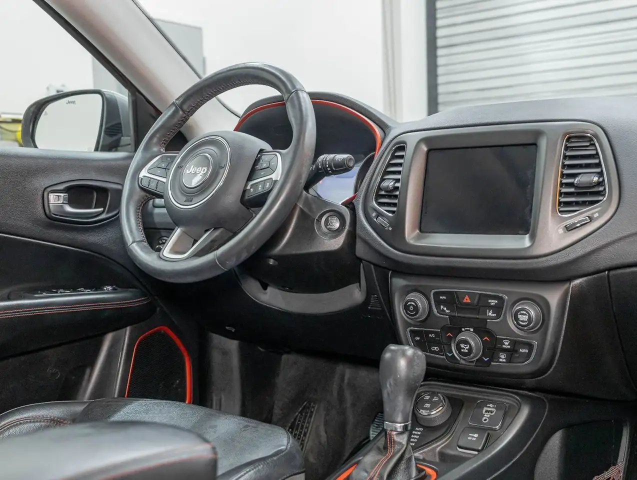 Jeep Compass снимка Jeep Compass