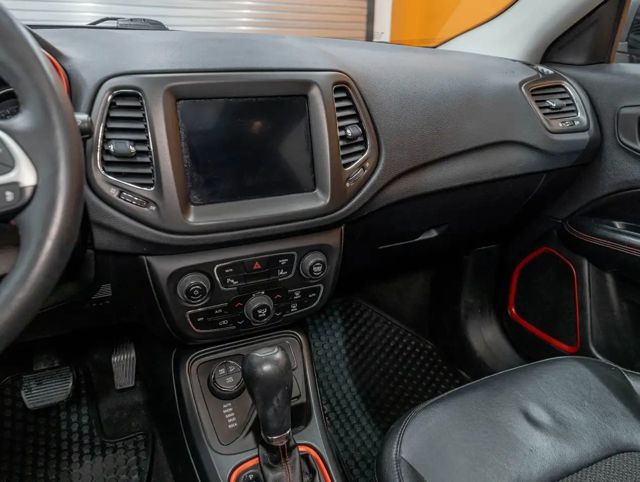 Jeep Compass снимка Jeep Compass