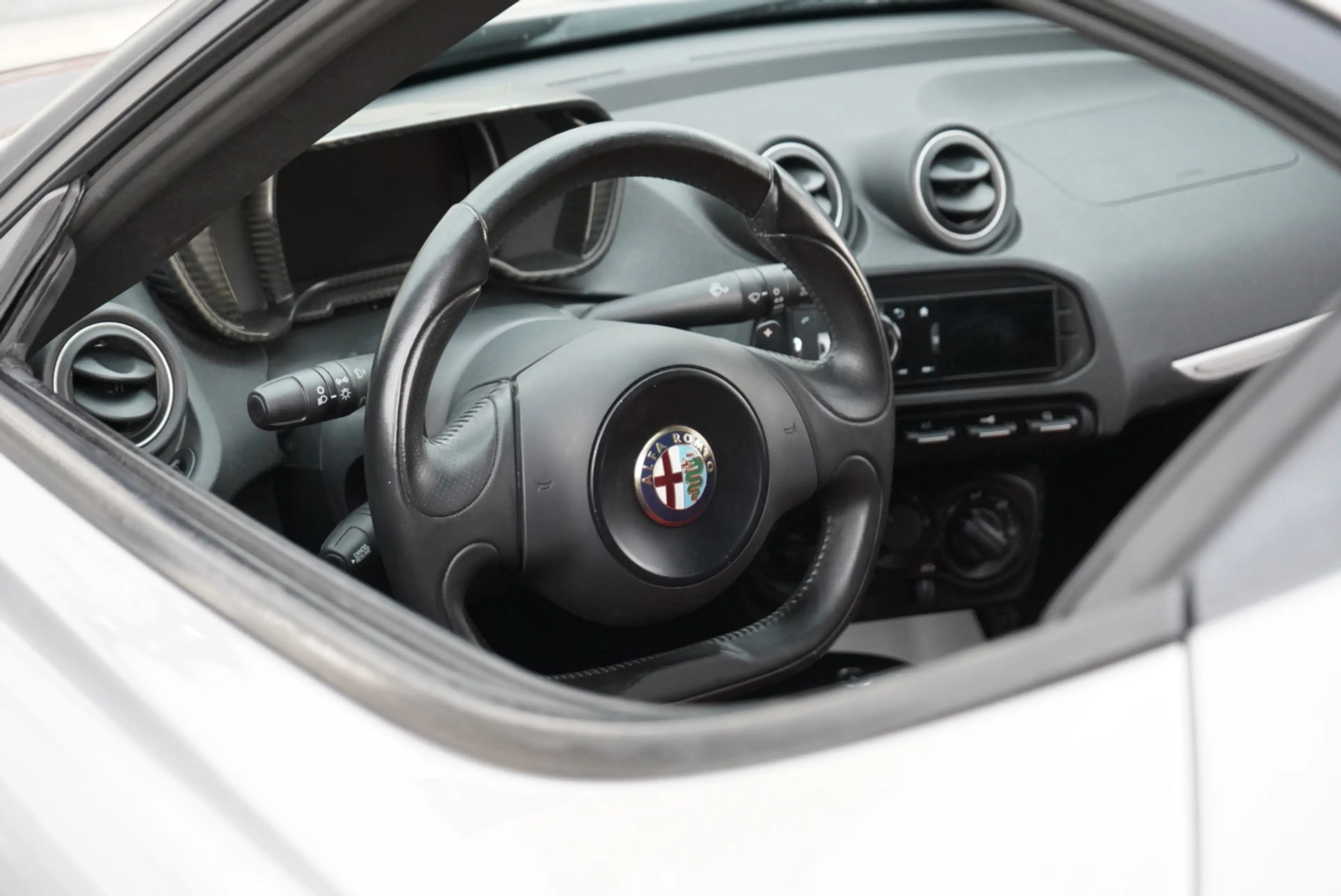 Alfa Romeo 4C 1750TBI TCT - KOMT BINNEN - — photo 7