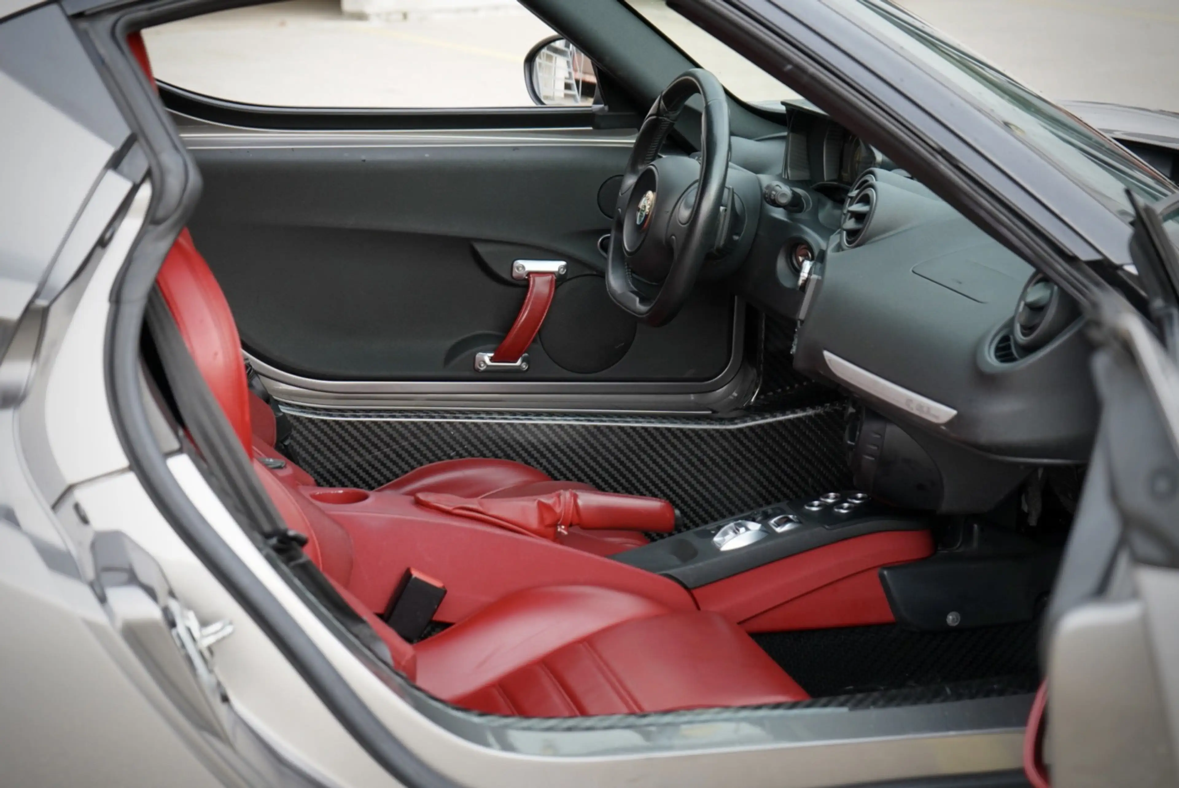 Alfa Romeo 4C 1750TBI TCT - KOMT BINNEN - — photo 14
