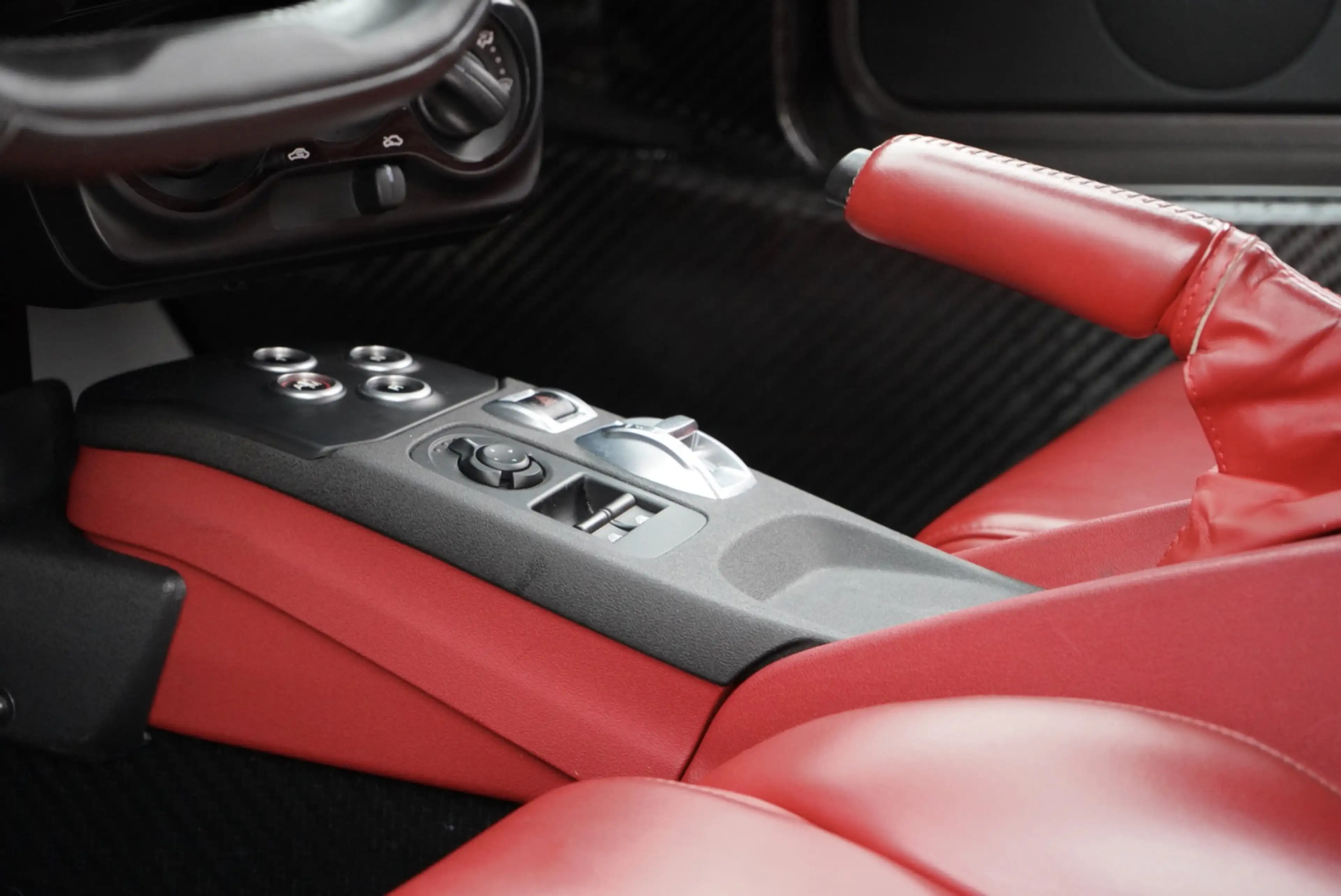 Alfa Romeo 4C 1750TBI TCT - KOMT BINNEN - — photo 11