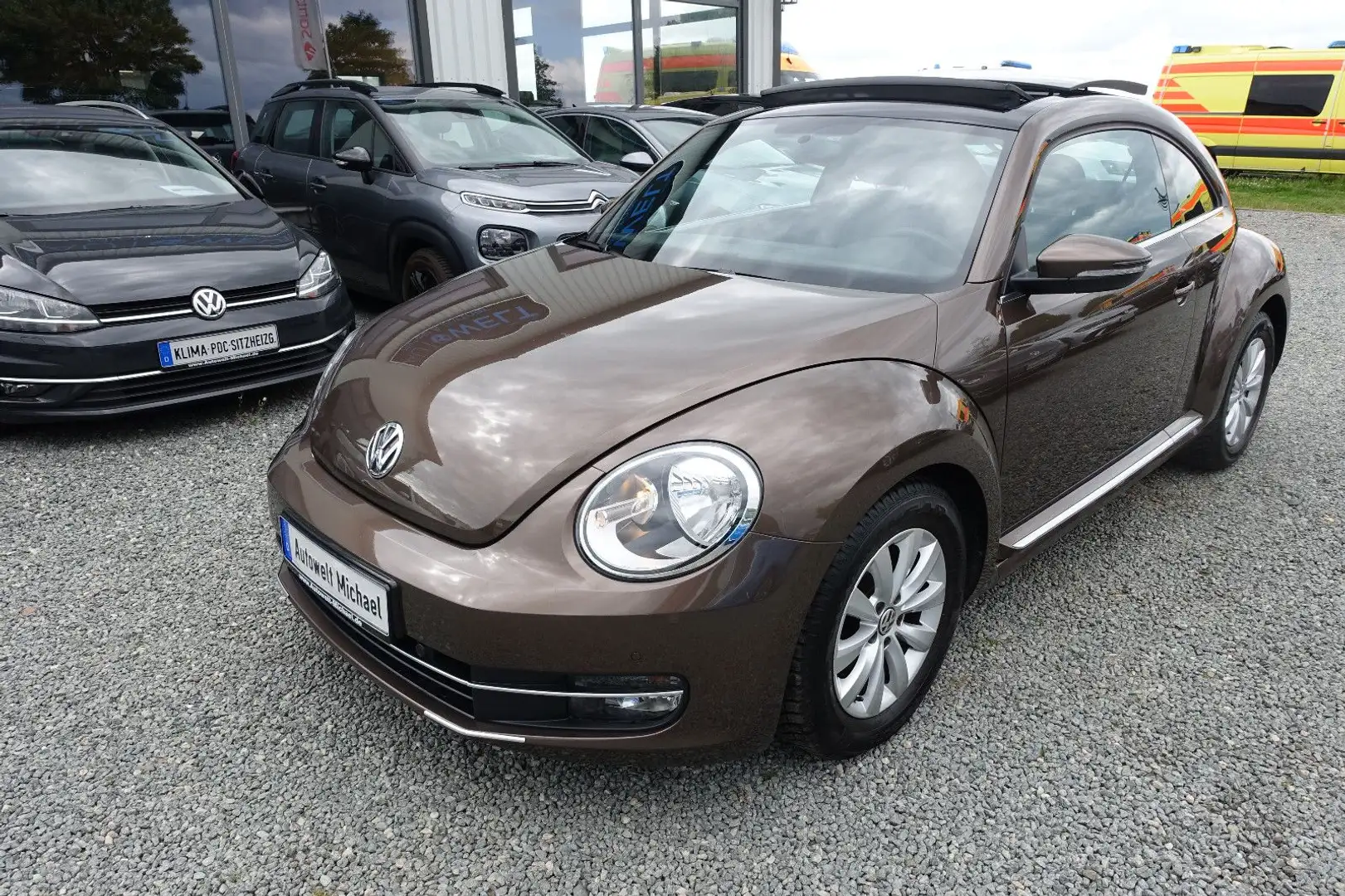 Volkswagen Beetle Design 1.2 TSI KLIMAAUT PANORAMA TÜV NEU Braun - 2