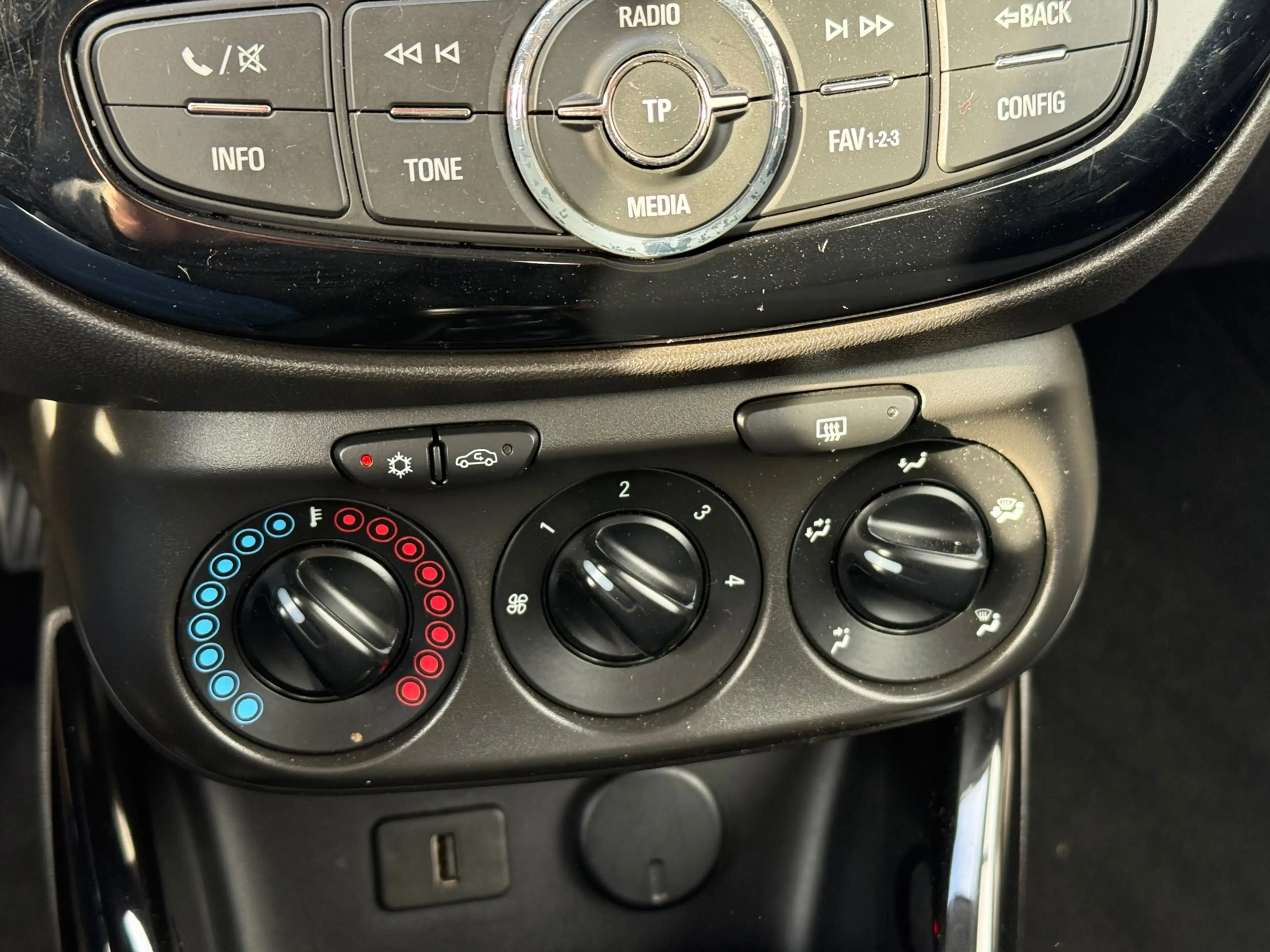 Opel Adam 1.0 Turbo Jam Favourite Sportvelgen | Cruise | Air — photo 14