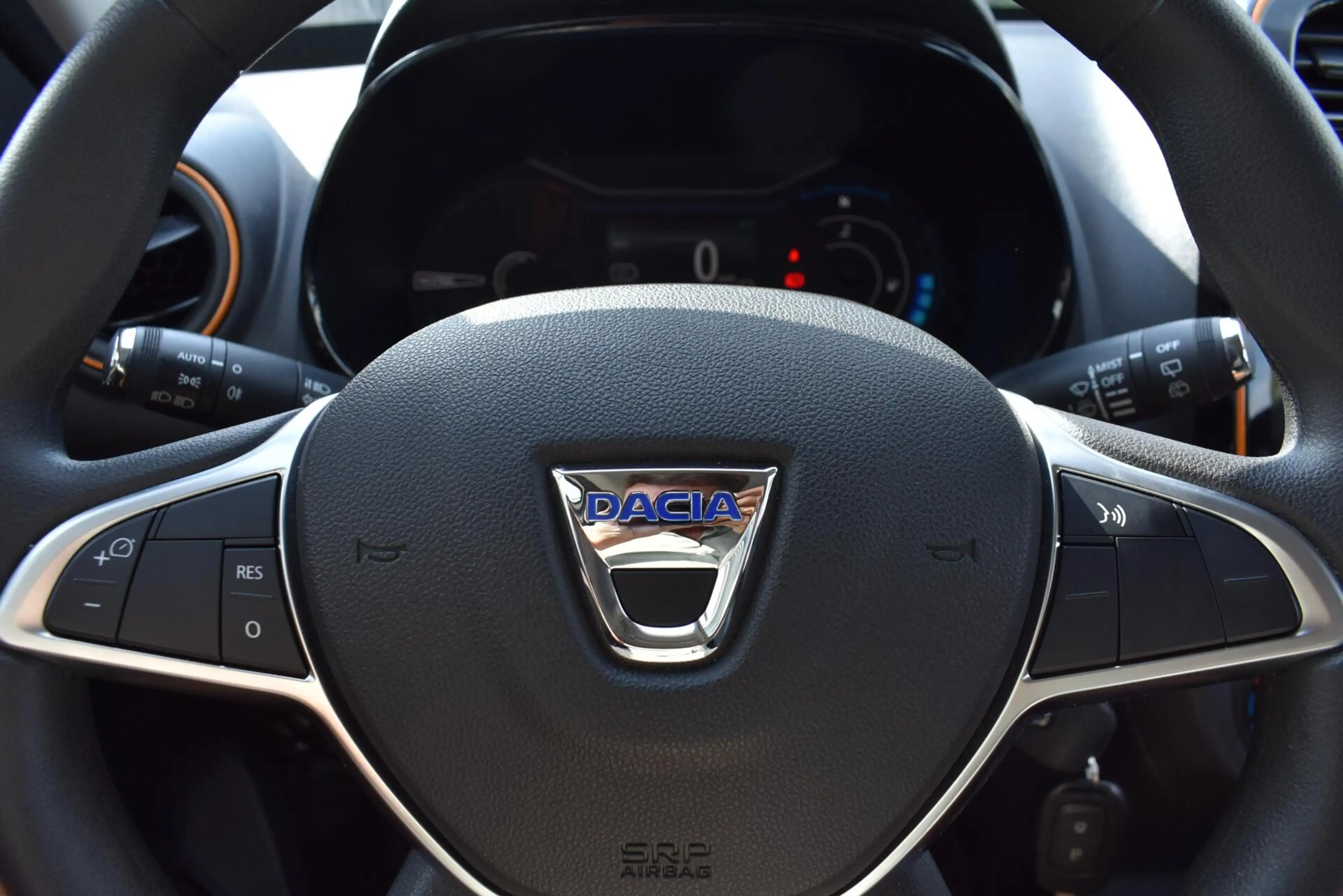 Dacia Spring Expression 27 kWh | Camera | Carplay | Cruise Cont — photo 11