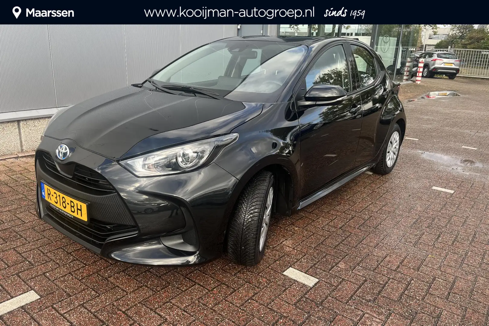 Toyota Yaris 1.5 Hybrid Active All season Zwart - 1