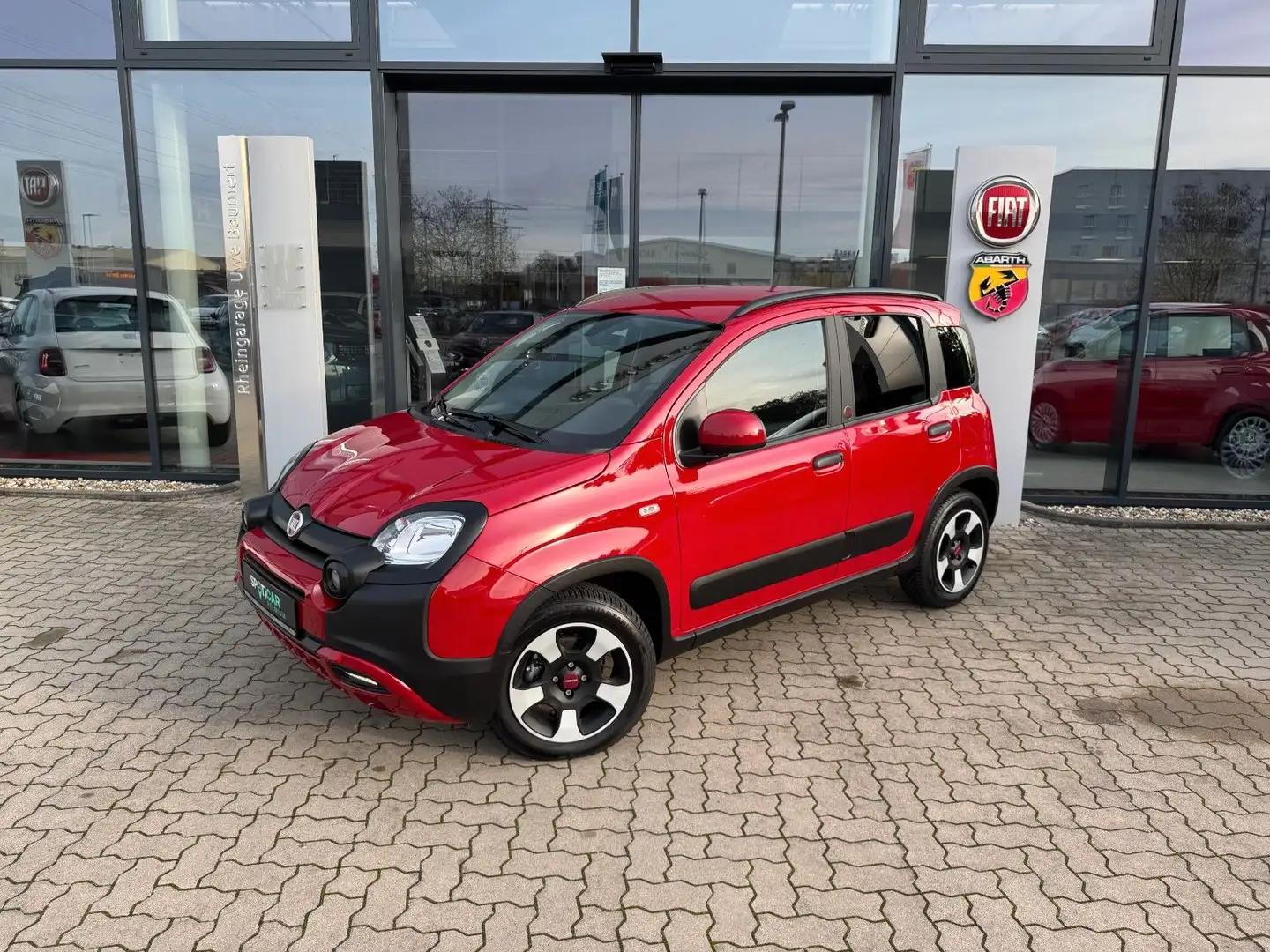 Fiat Panda 1.0 Hybrid Cross (RED) Sondermodell Rojo - 1