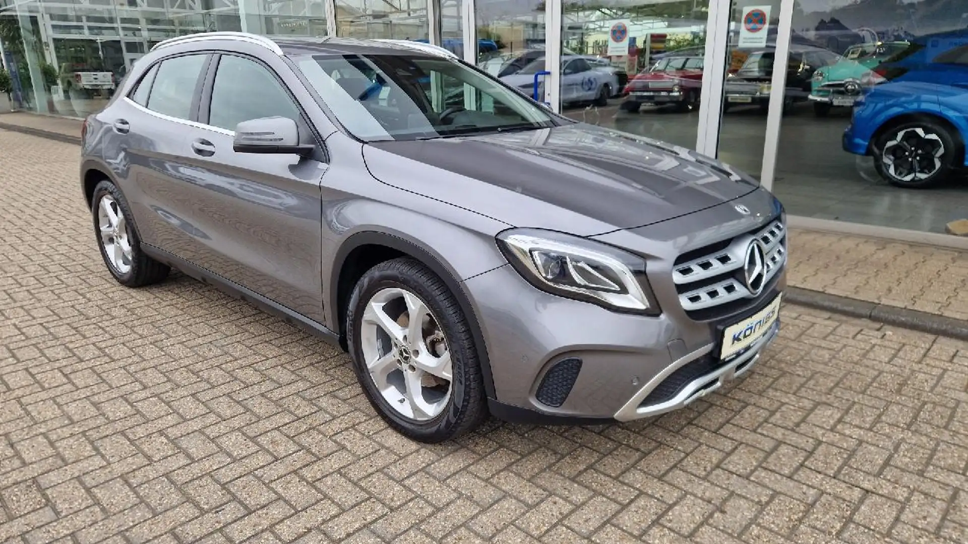 Mercedes-Benz GLA 180 GLA 180 Grau - 2