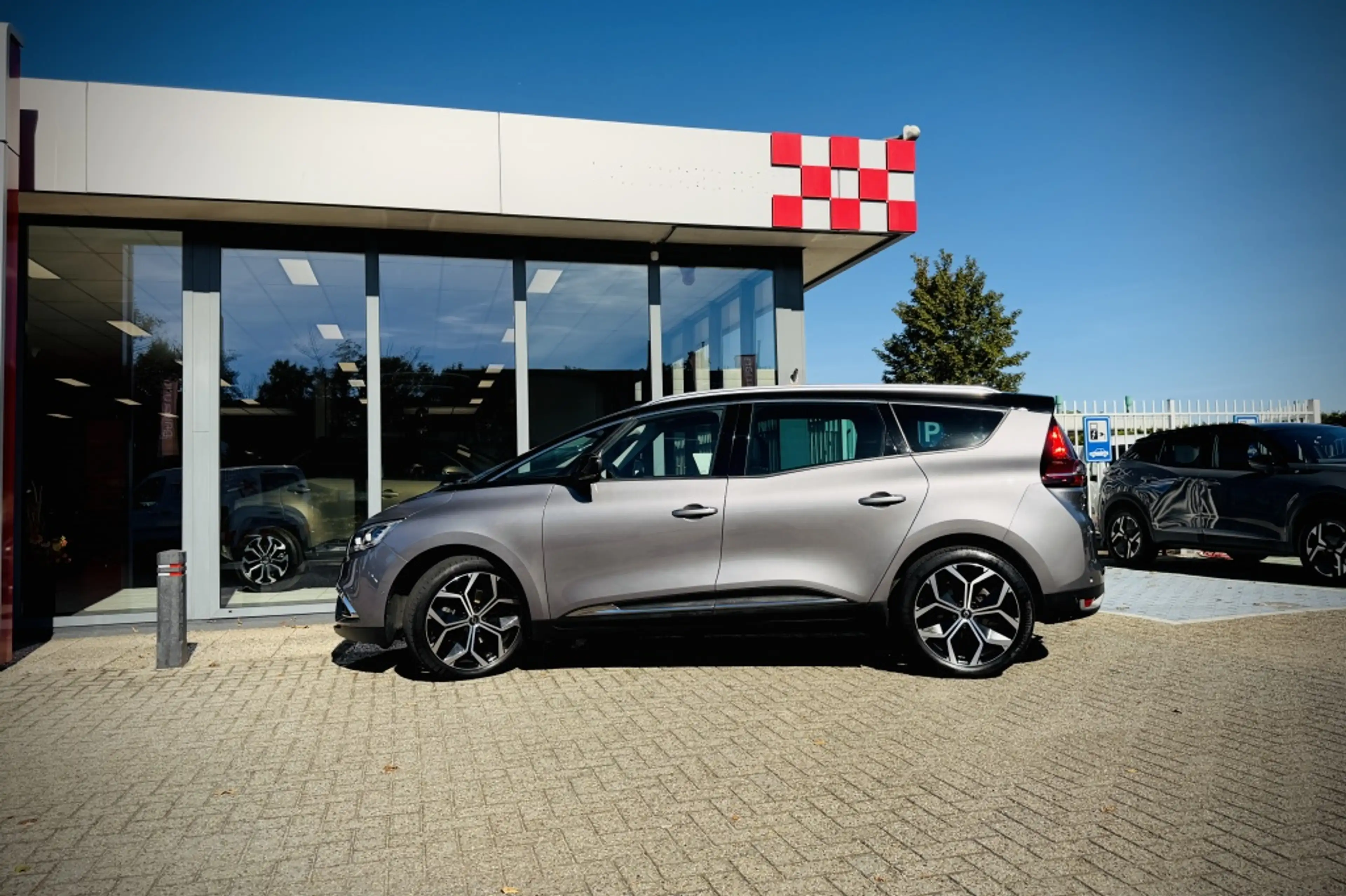 Renault Grand Scenic 1.3 TCe Techno 7 persoons | CAMERA | CARPLAY + AND — photo 8