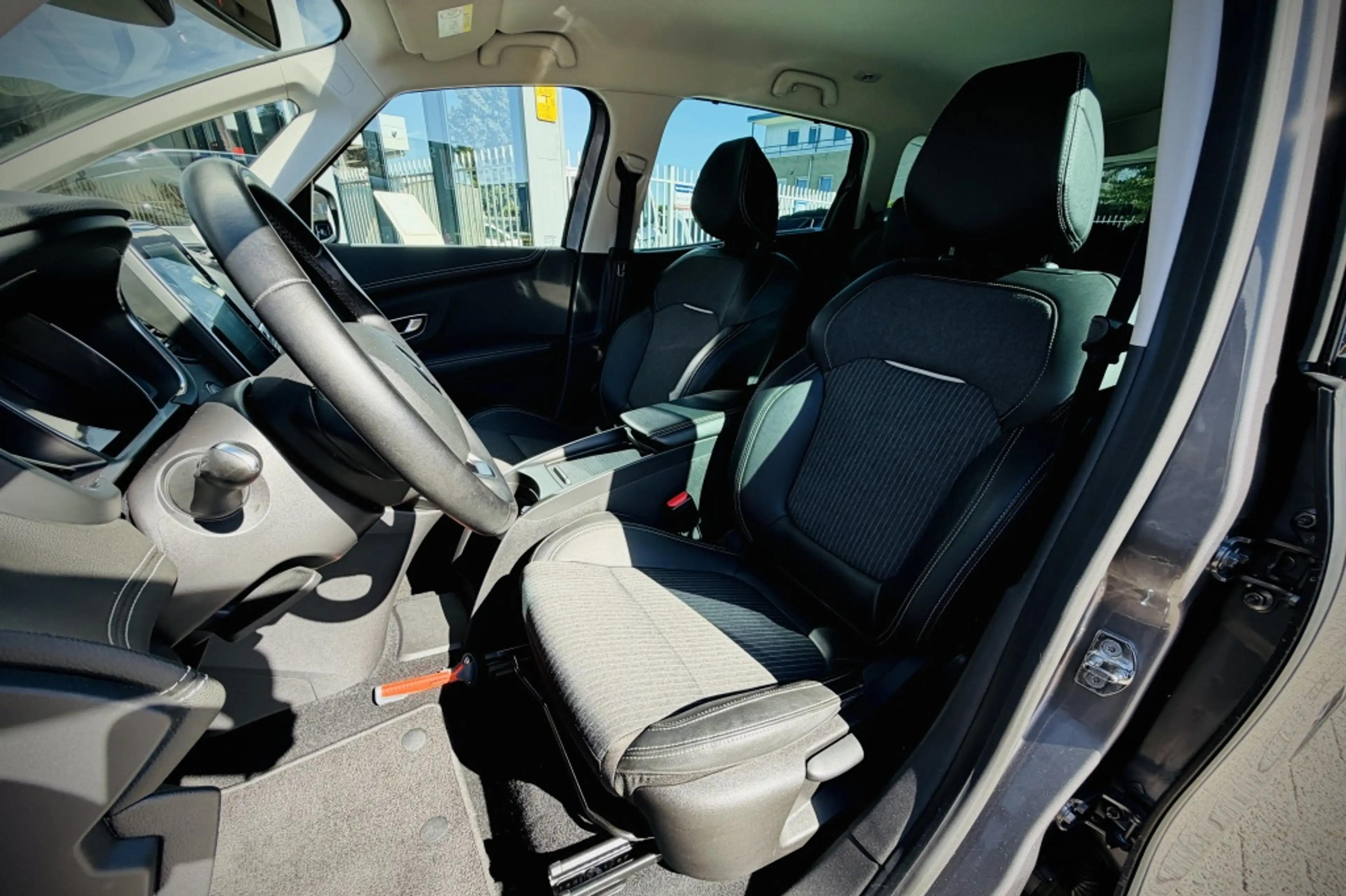 Renault Grand Scenic 1.3 TCe Techno 7 persoons | CAMERA | CARPLAY + AND — photo 18