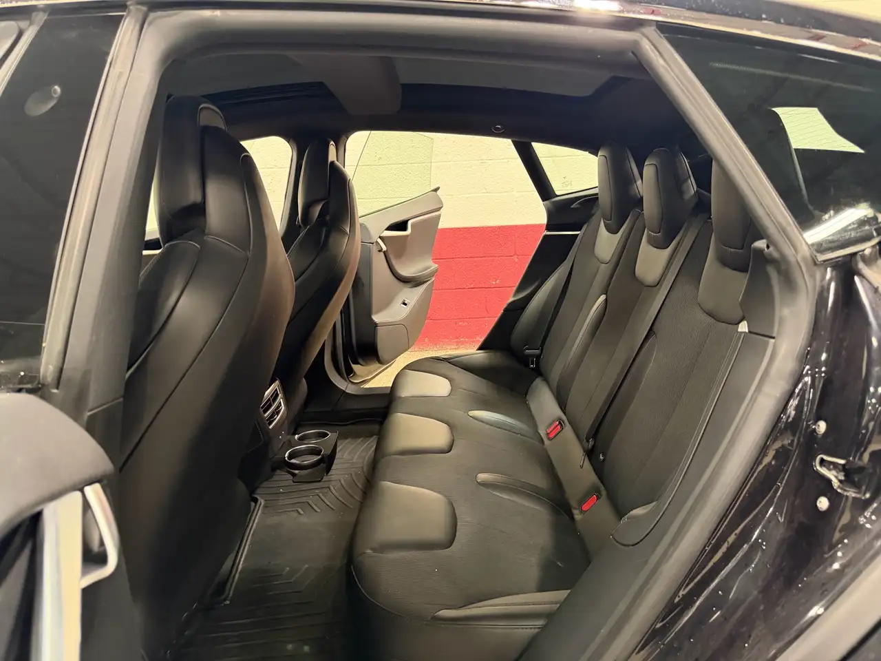 Tesla Model S снимка Tesla Model S