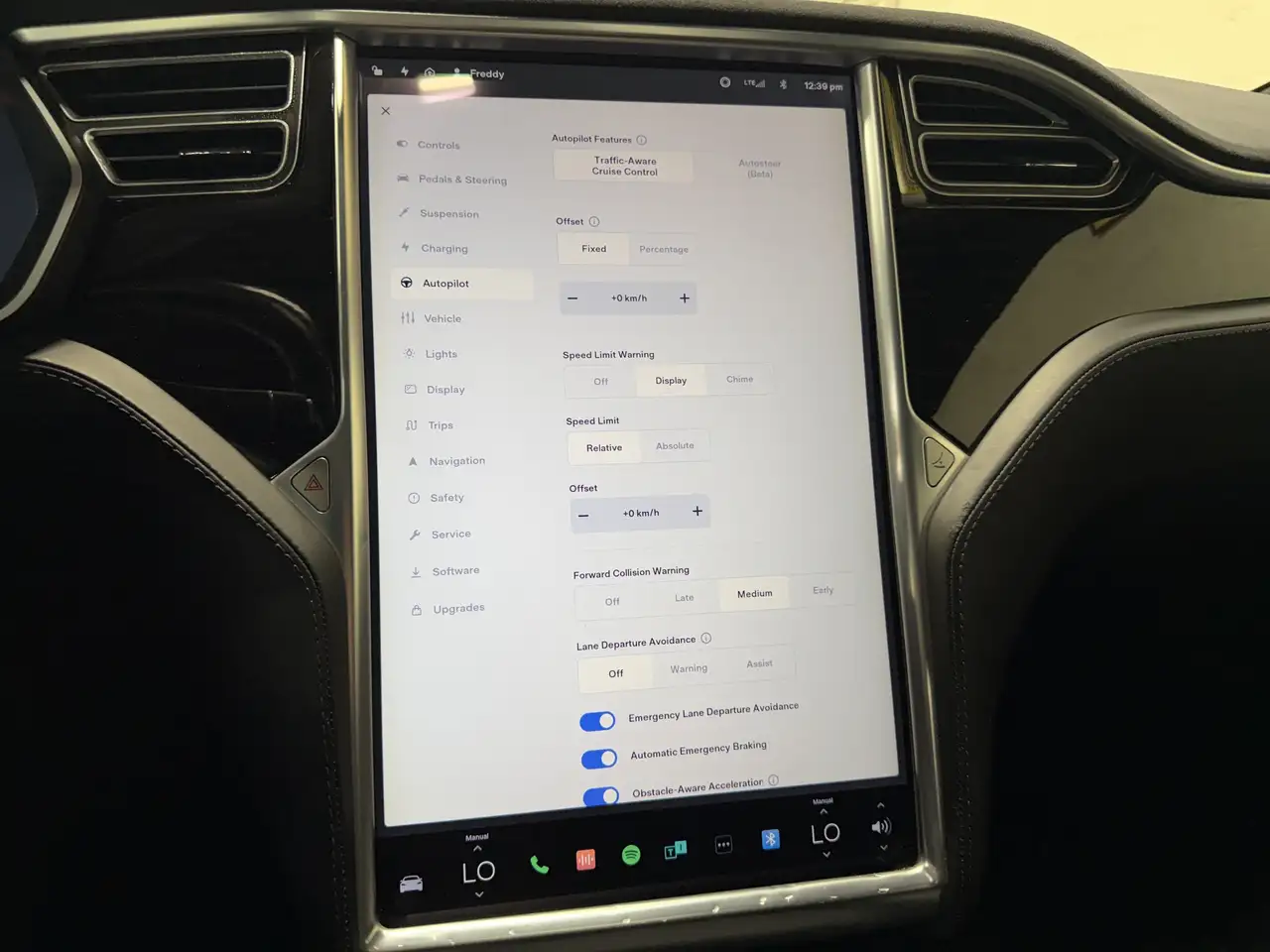 Tesla Model S снимка Tesla Model S