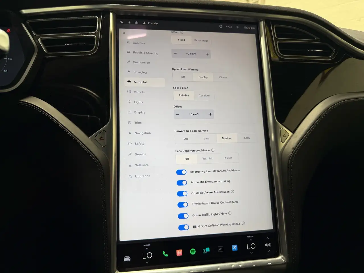 Tesla Model S снимка Tesla Model S