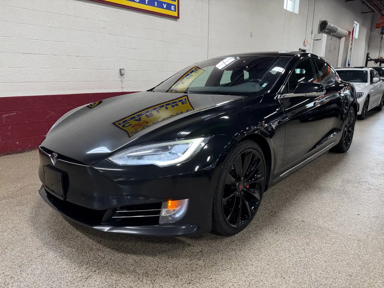 Tesla Model S снимка Tesla Model S