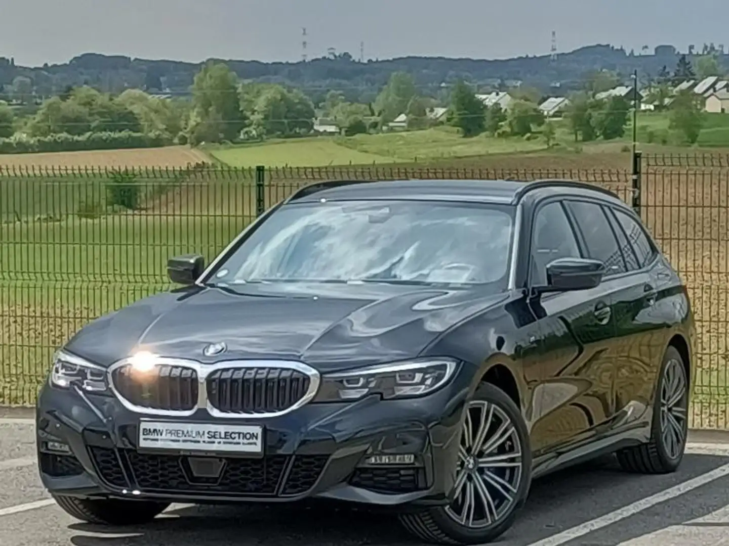 BMW 330 330e Touring xDrive Aut. M Sport Noir - 1