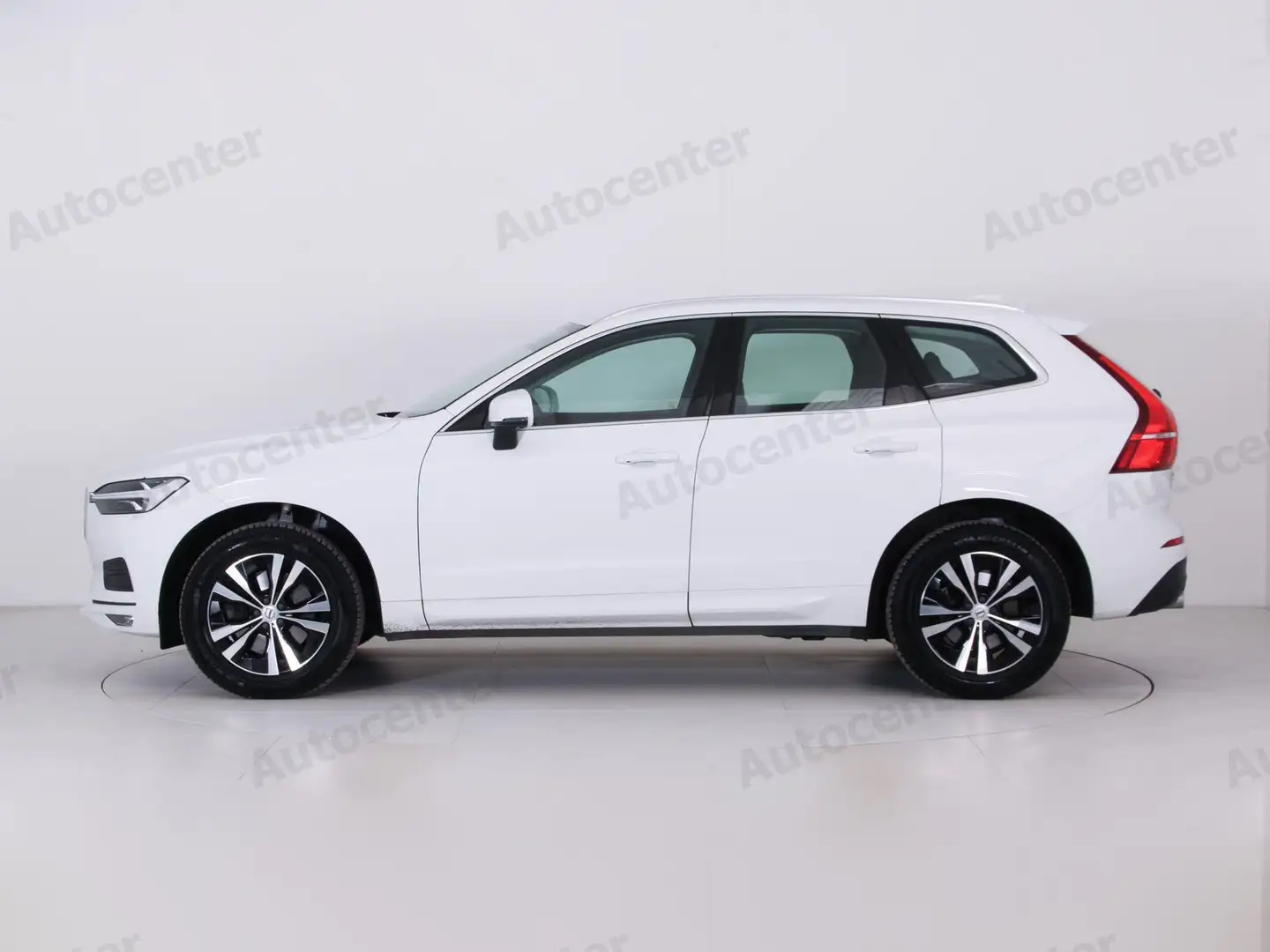 Volvo XC60 XC60 B4 (d) FWD 197CV AUT MOMENTUM PRO Weiß - 2