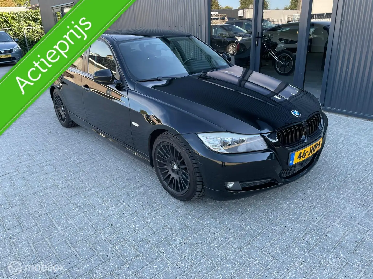 BMW 318 3-serie 318i Business Line | Aanbieding Negro - 1