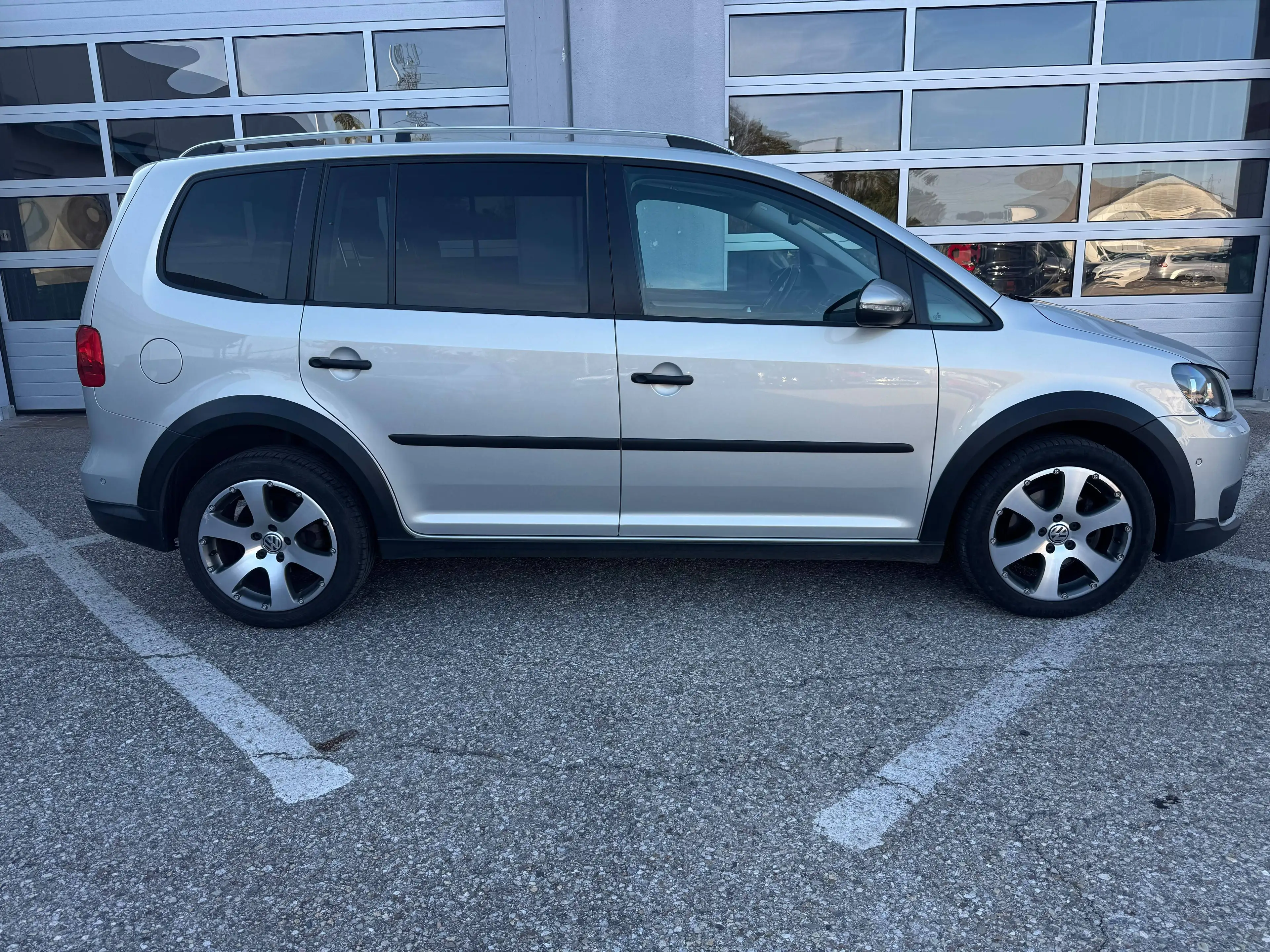 Volkswagen Cross Touran CrossTouran TDI 7SITZER Anhängerk Erstbesitz Servicebuch — photo 11
